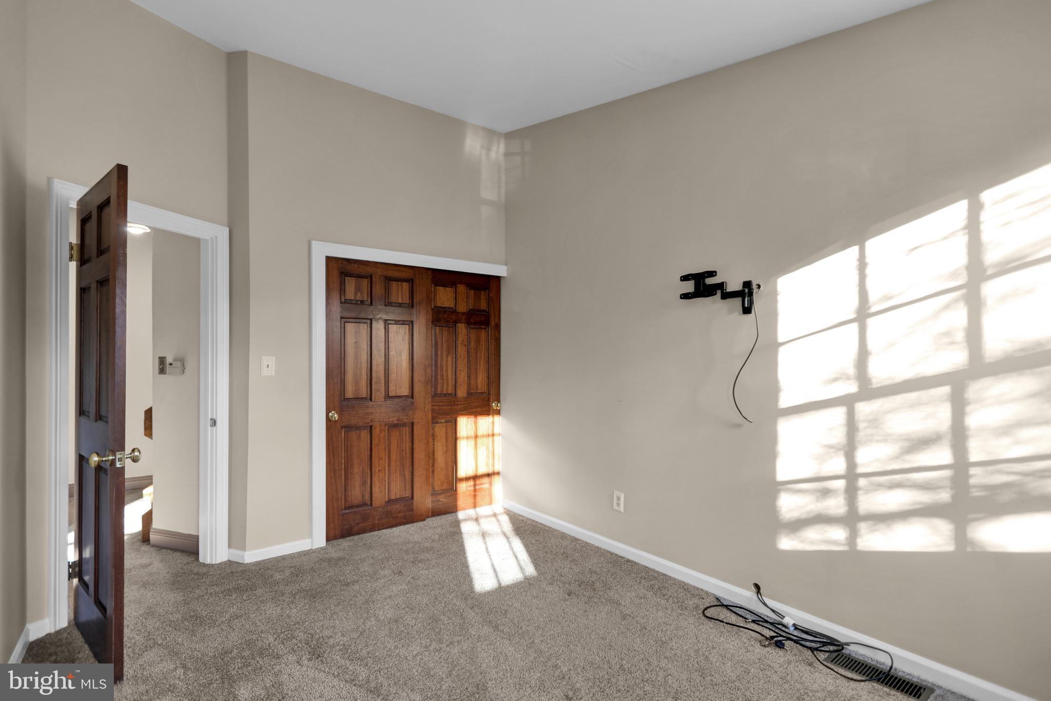 FLYING HILLS - Residential