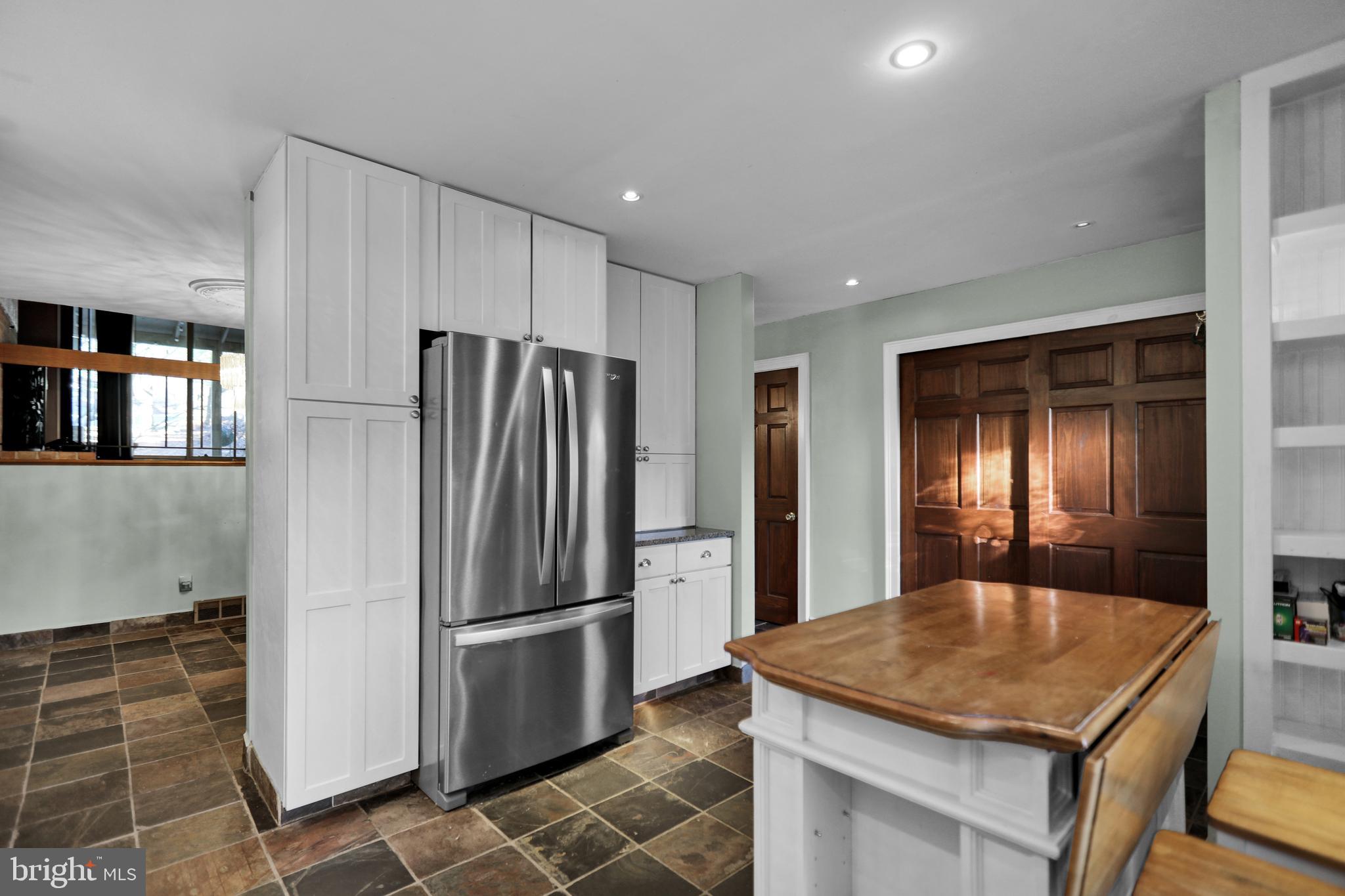 FLYING HILLS - Residential