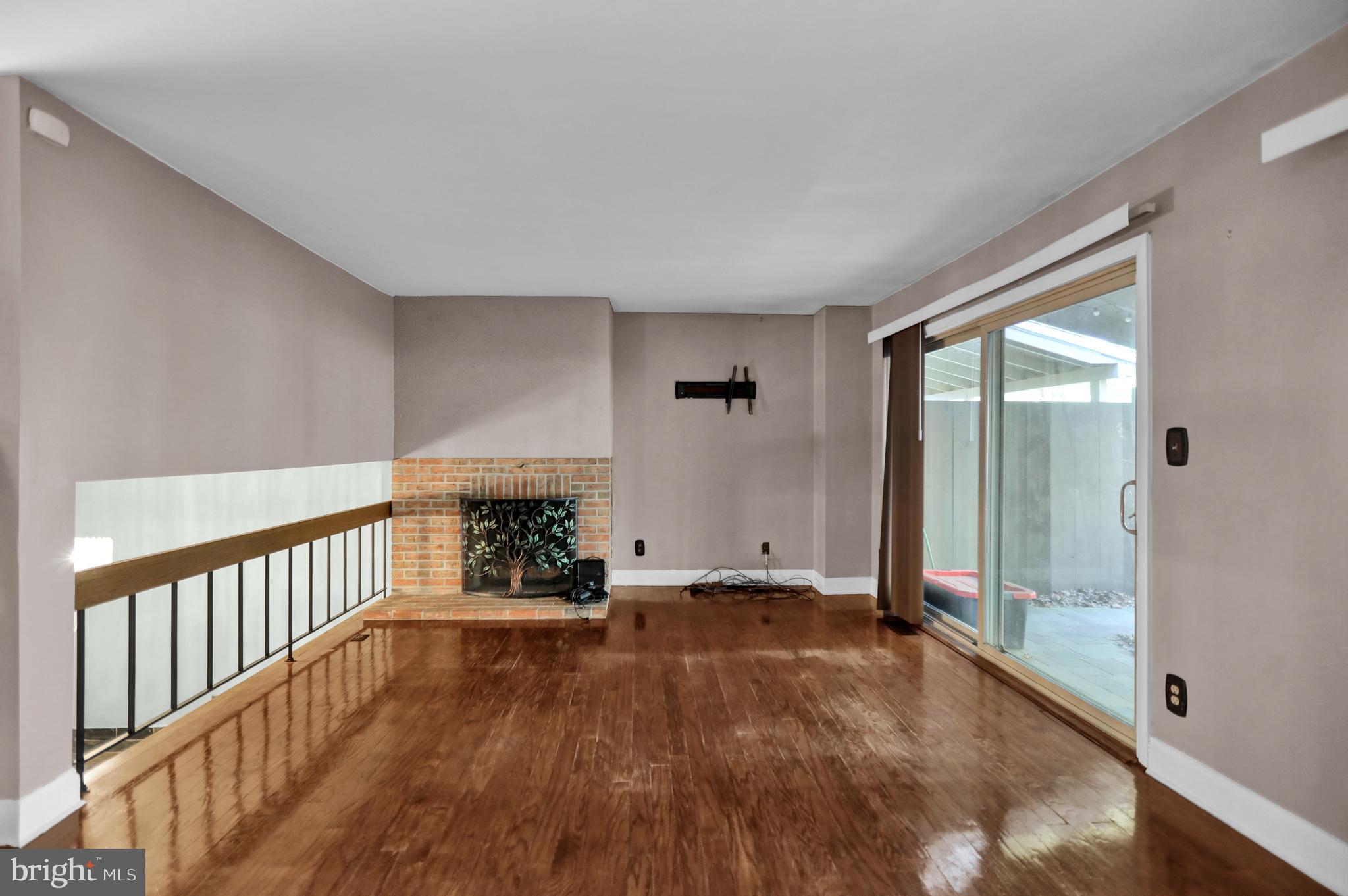 FLYING HILLS - Residential