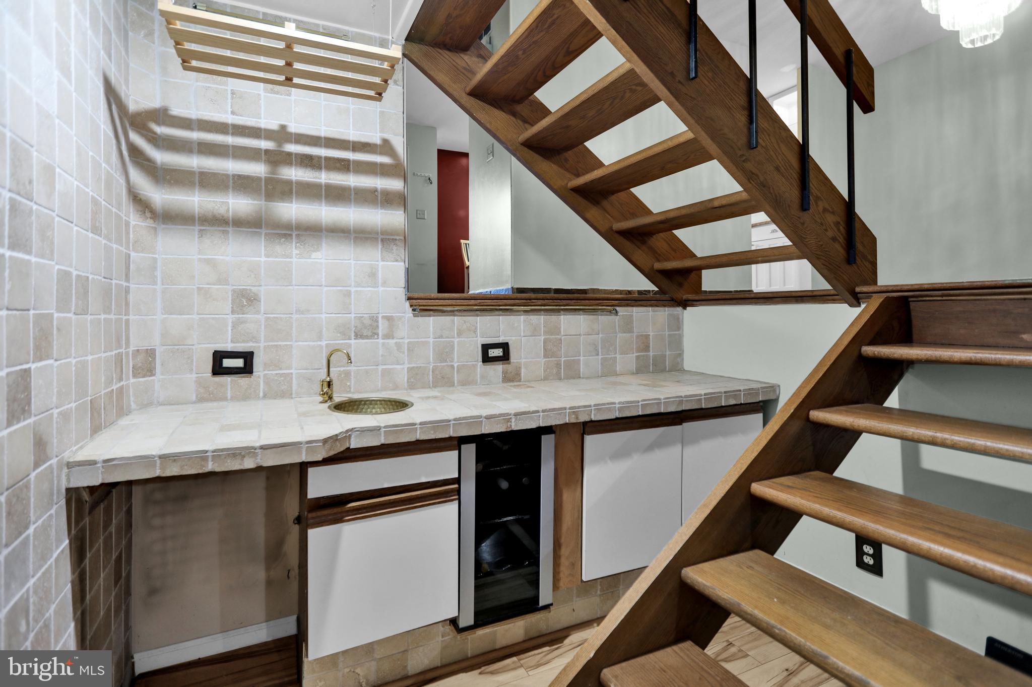 FLYING HILLS - Residential