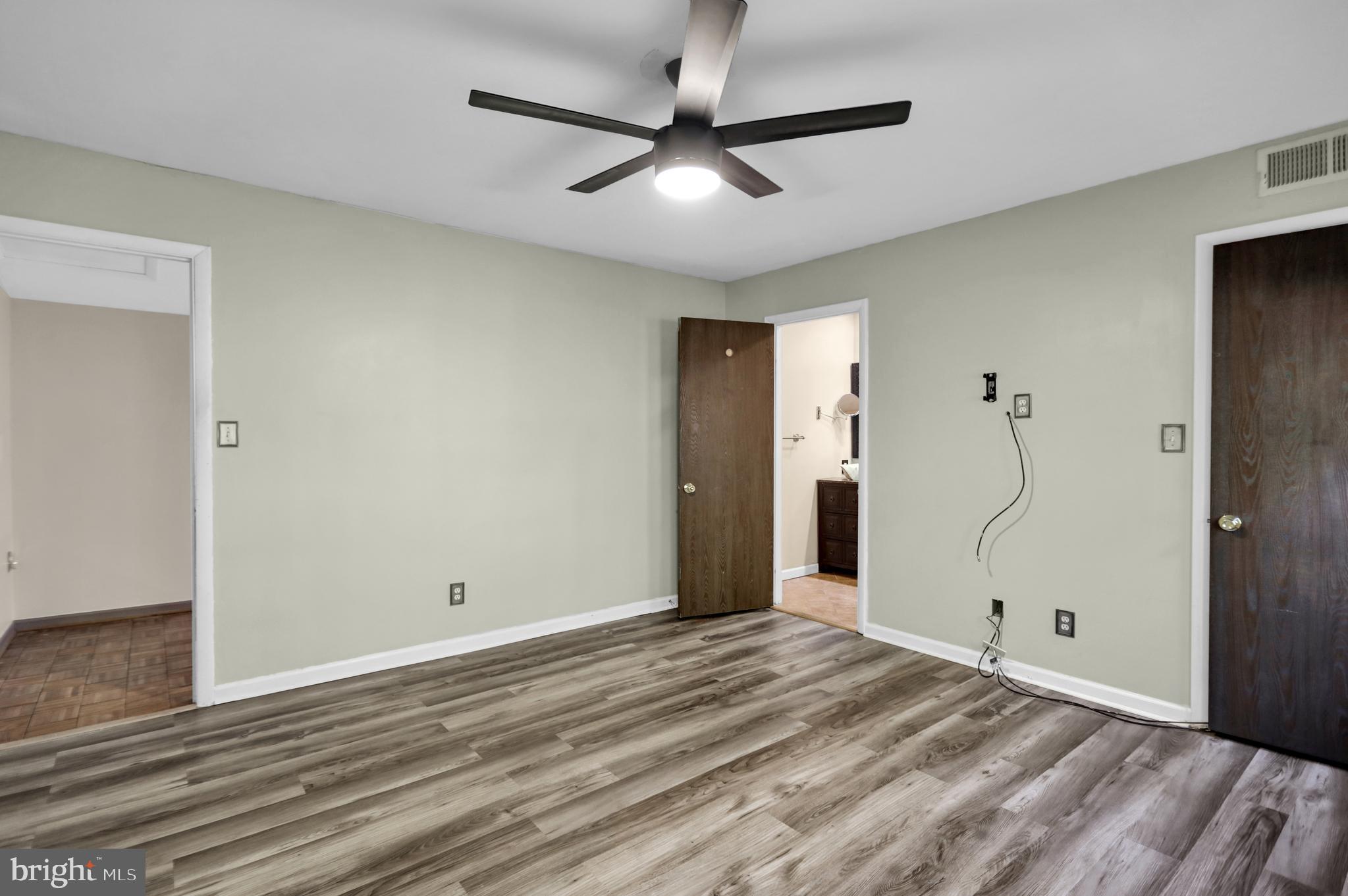 FLYING HILLS - Residential