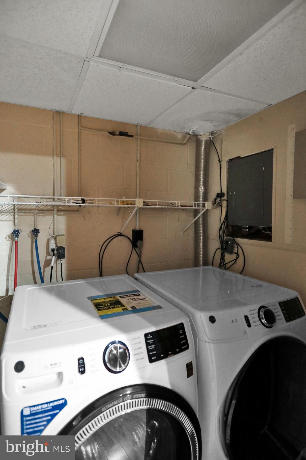 FLYING HILLS - Residential