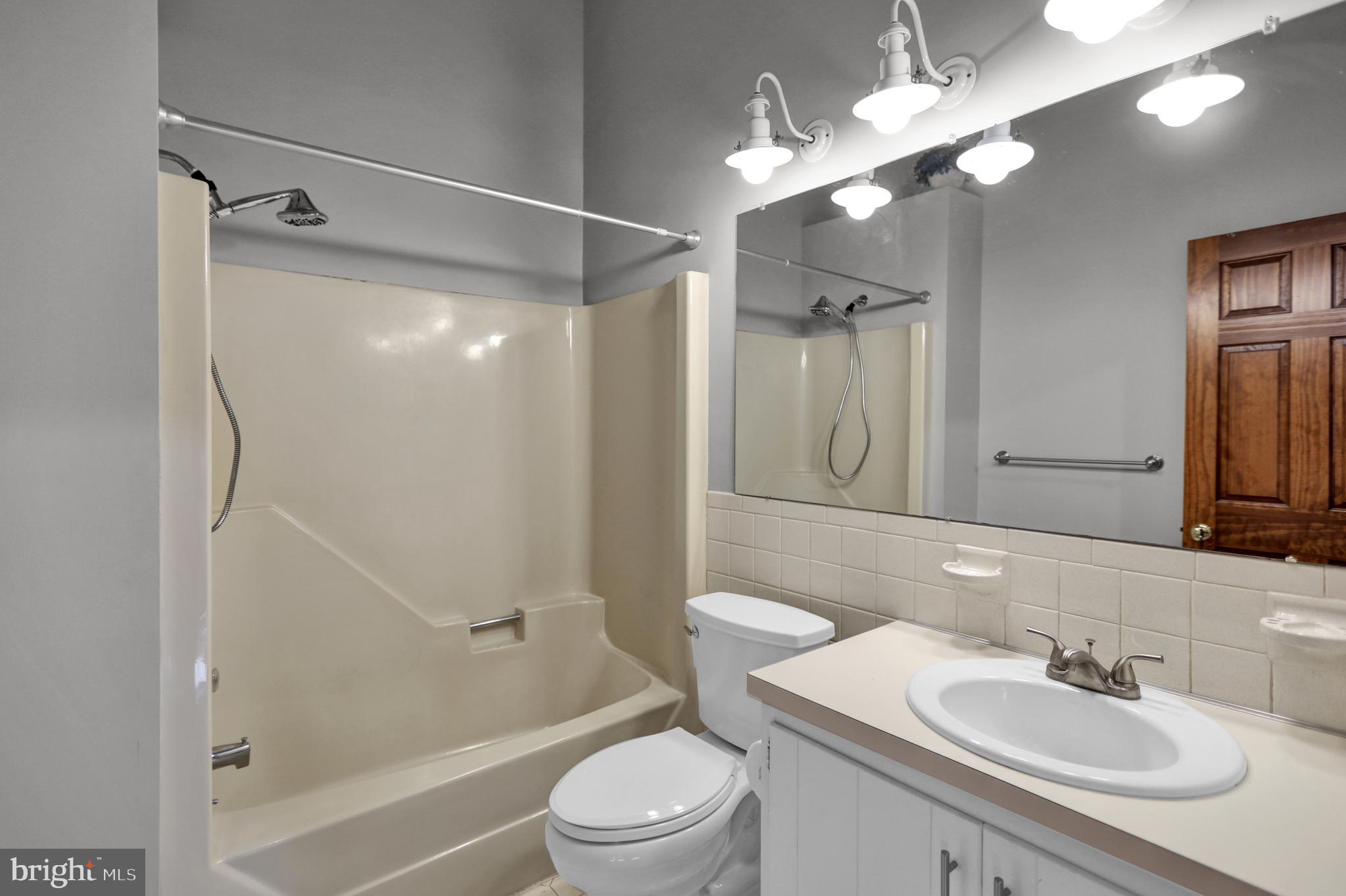 FLYING HILLS - Residential