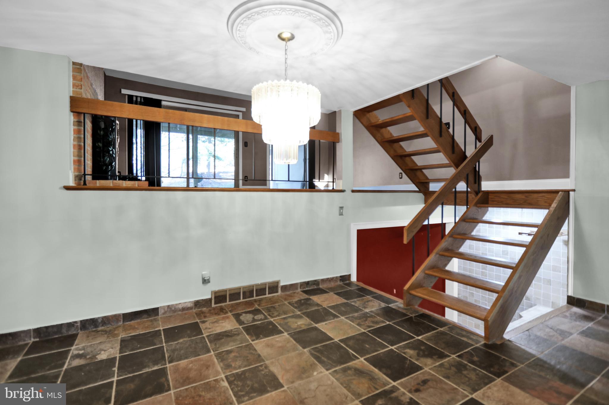 FLYING HILLS - Residential