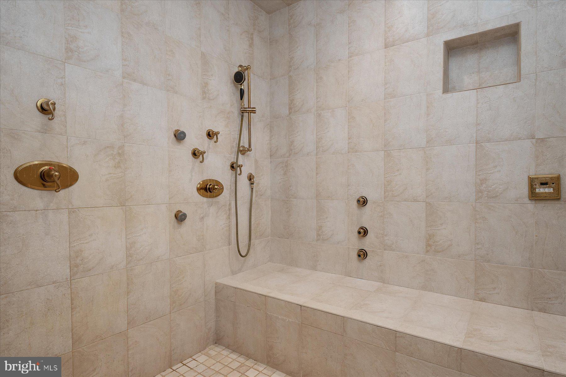 CAPE ST CLAIRE - Residential