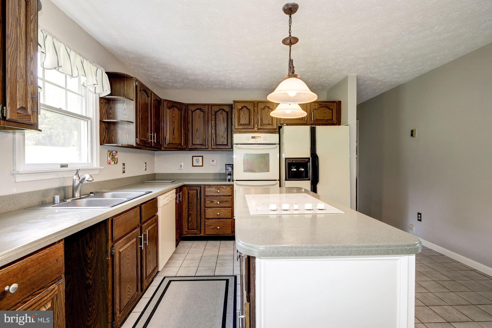 TODD LAKES - Residential