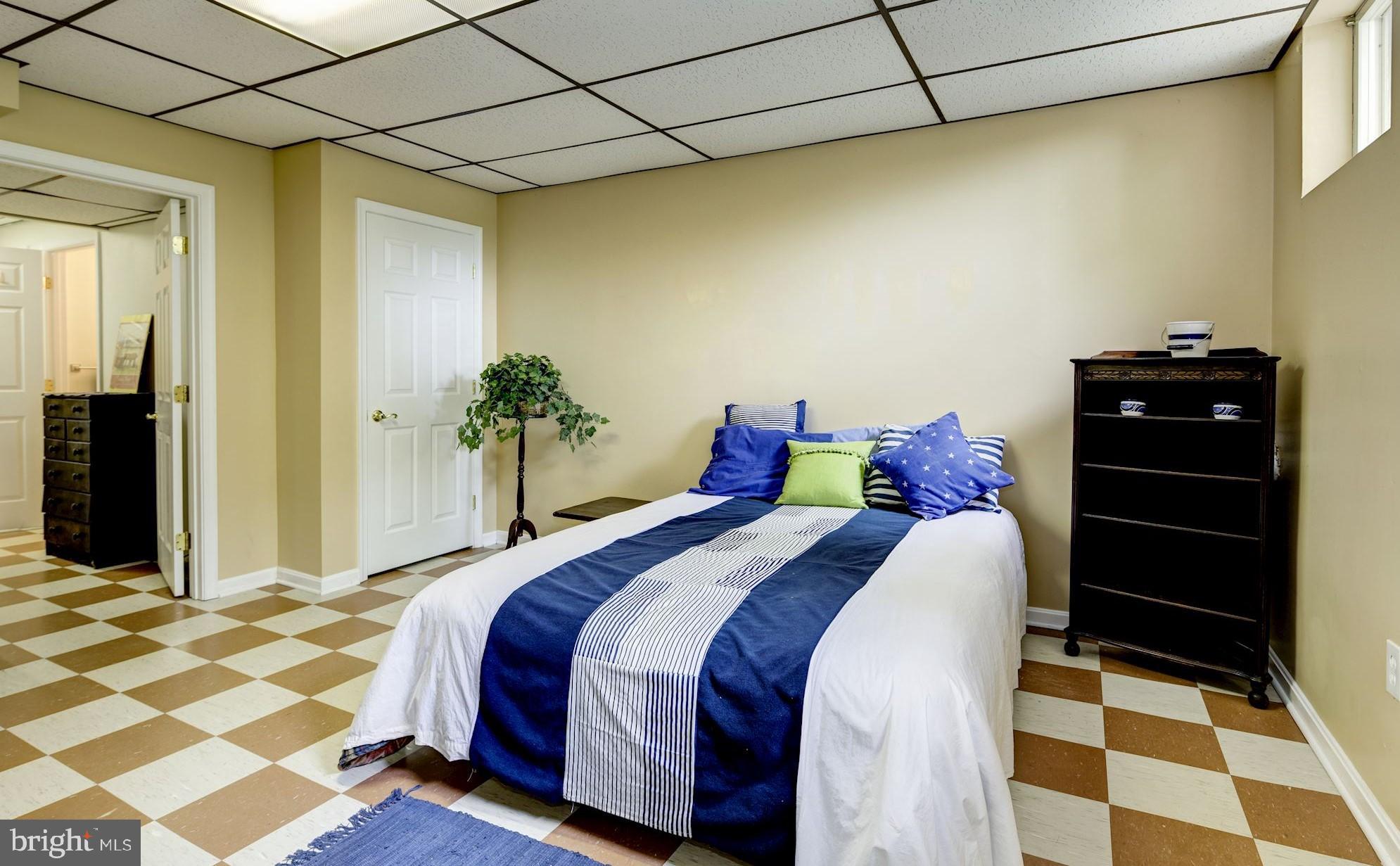 TODD LAKES - Residential