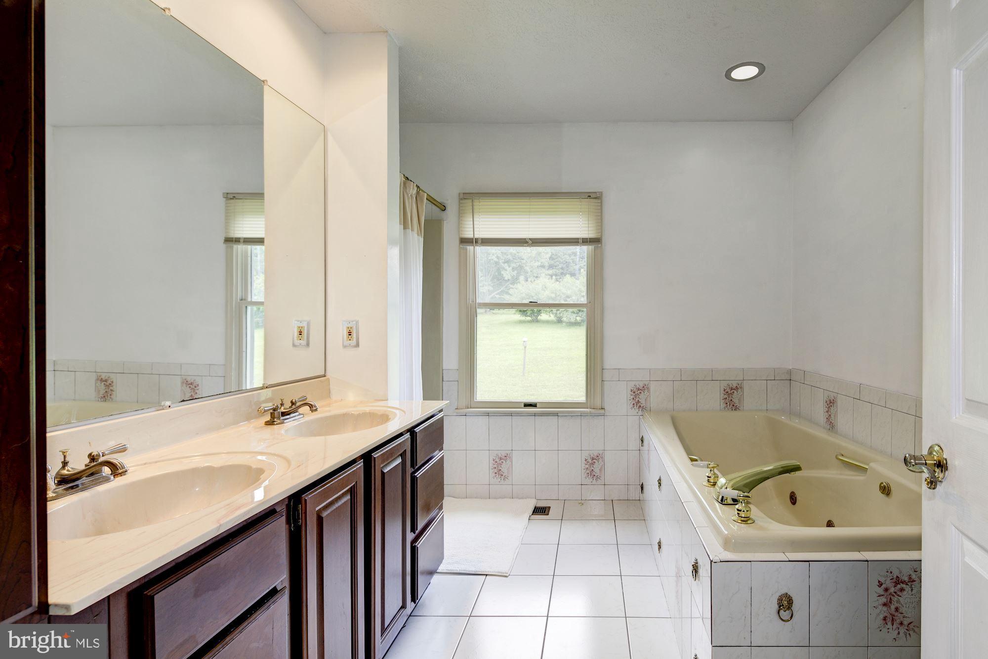 TODD LAKES - Residential