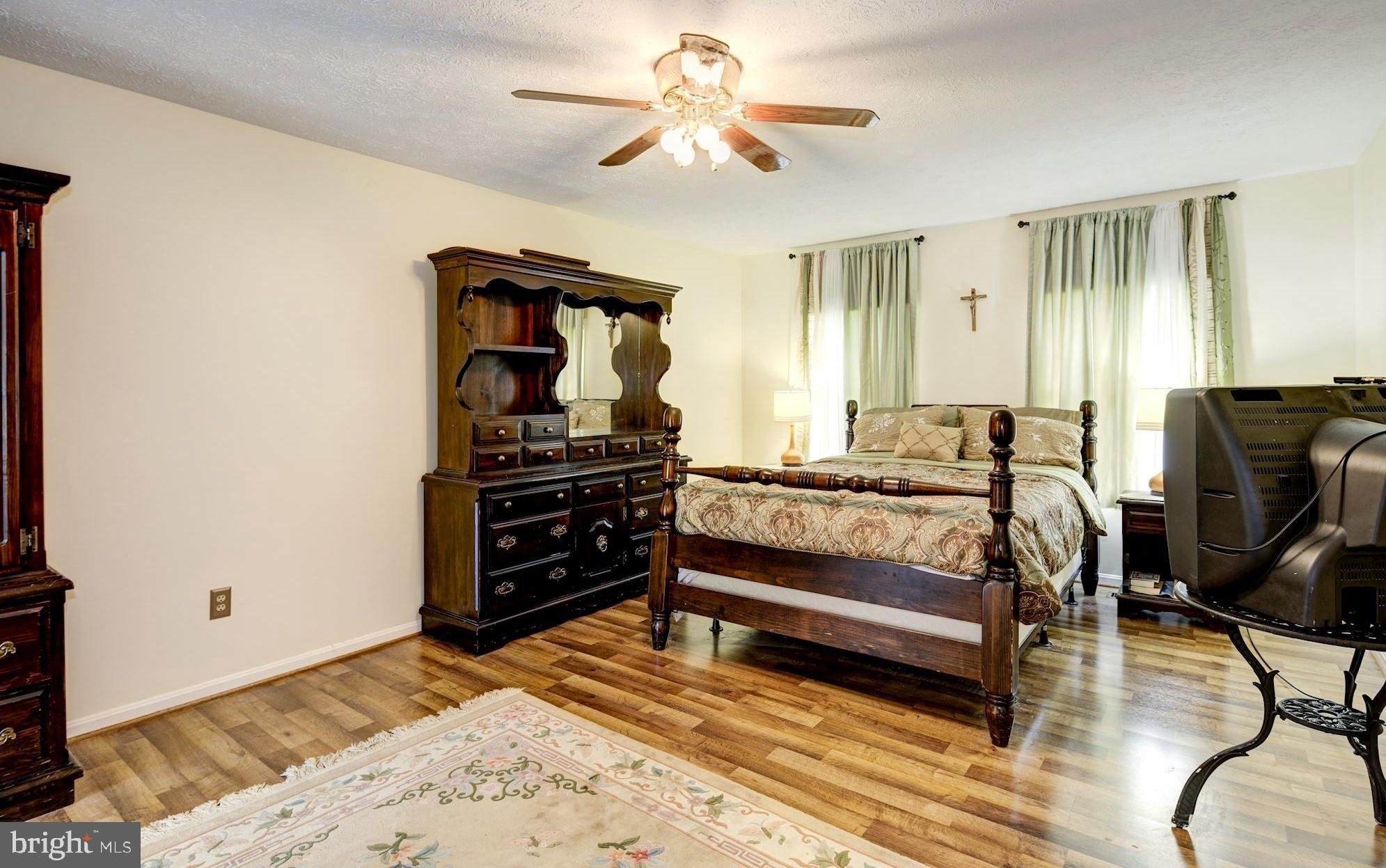 TODD LAKES - Residential