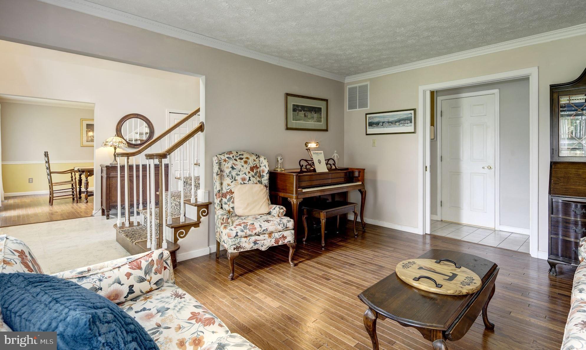 TODD LAKES - Residential