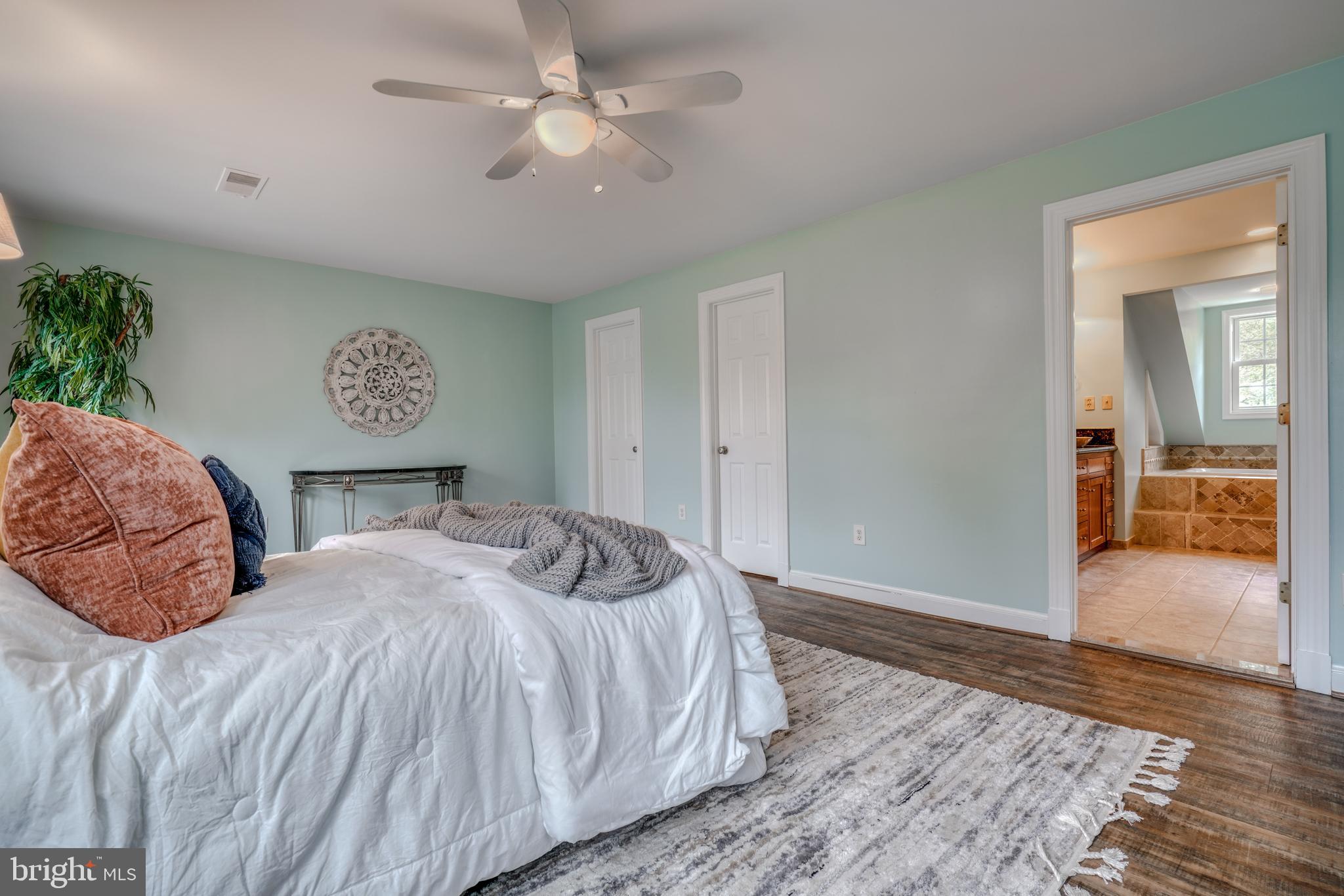 FARMLANDS - Residential