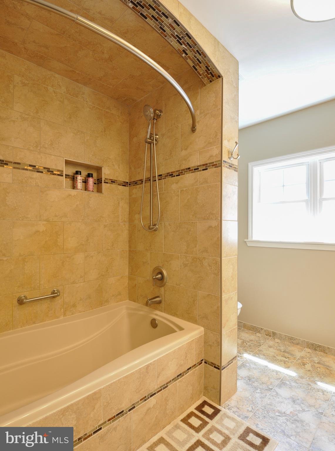 KG ON THE POTOMAC - Residential