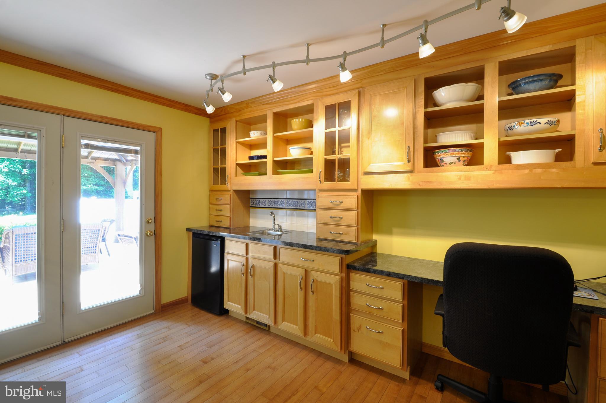 KG ON THE POTOMAC - Residential