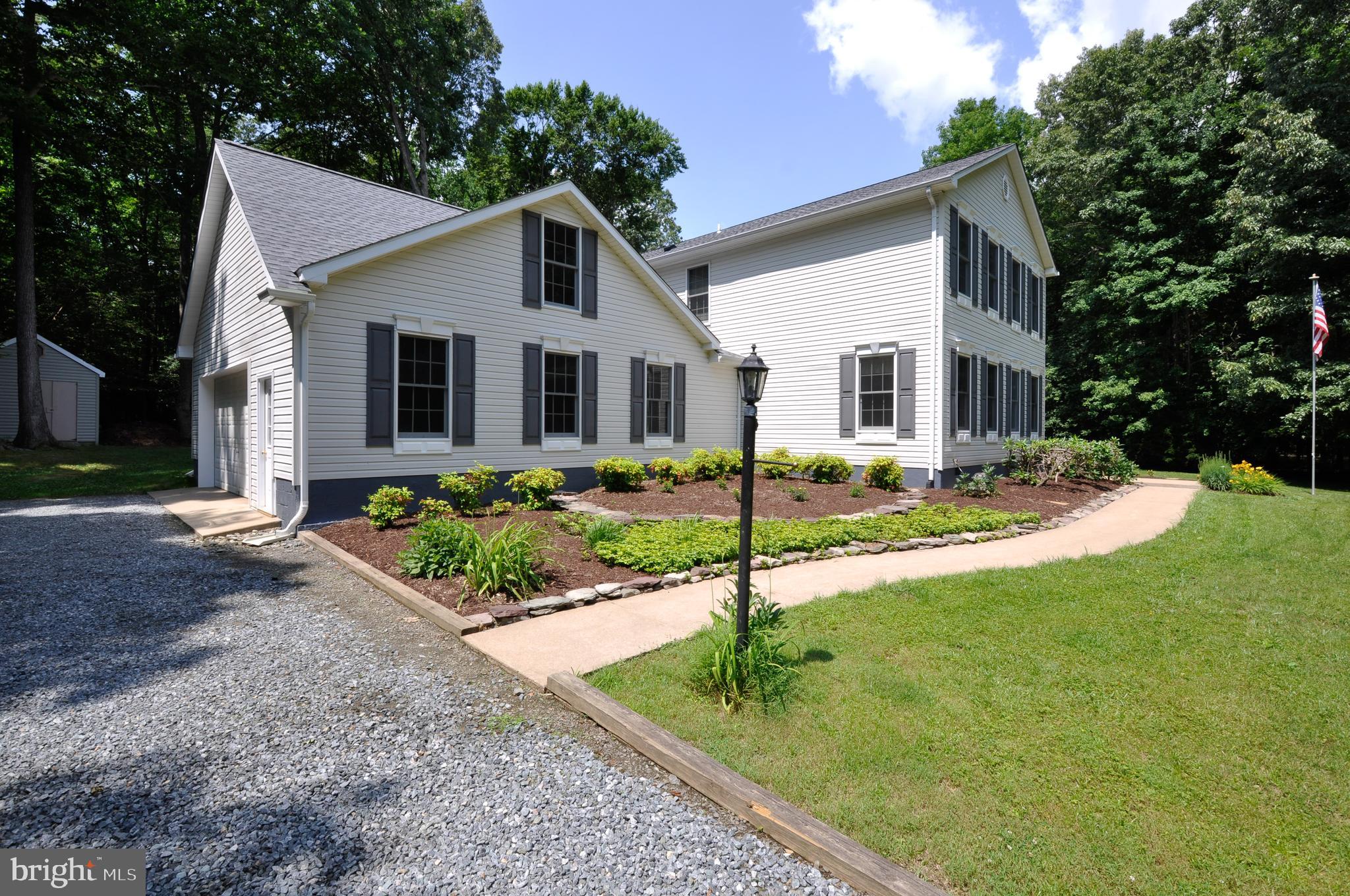 KG ON THE POTOMAC - Residential