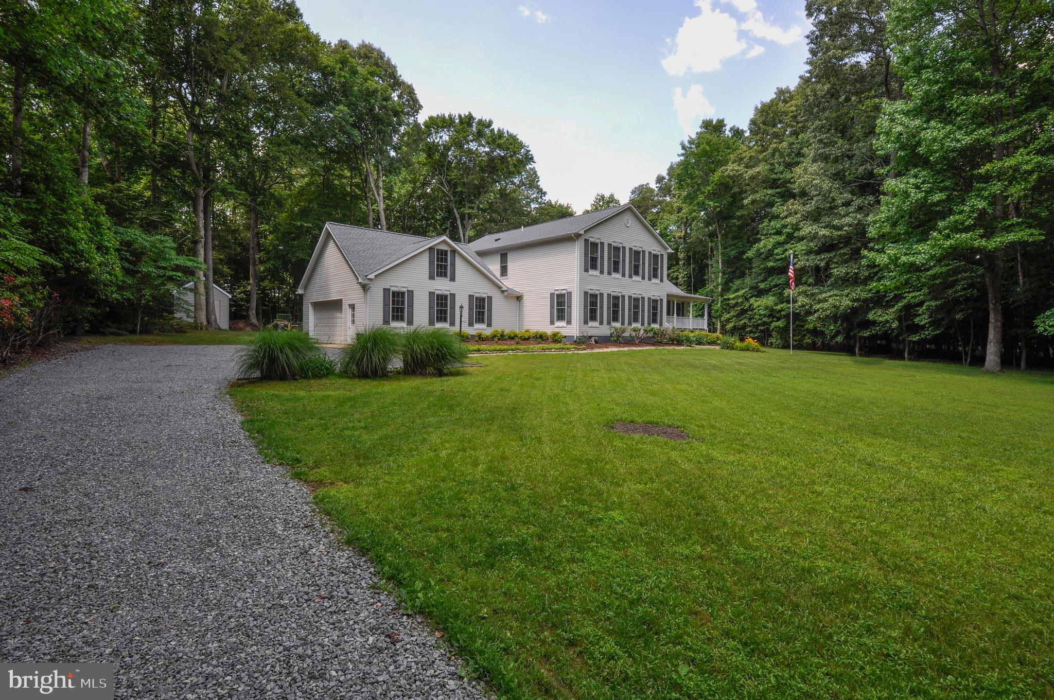 KG ON THE POTOMAC - Residential