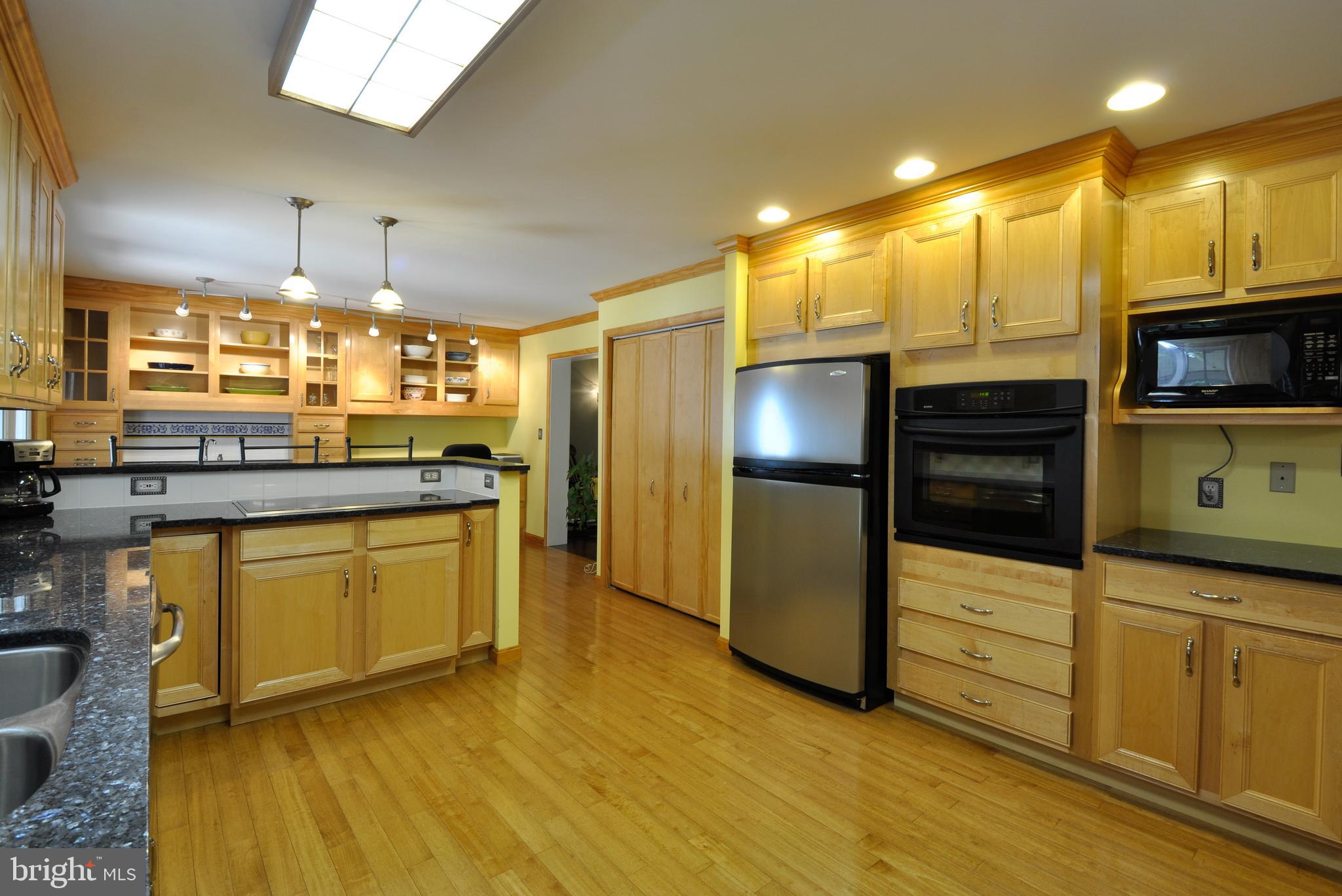 KG ON THE POTOMAC - Residential