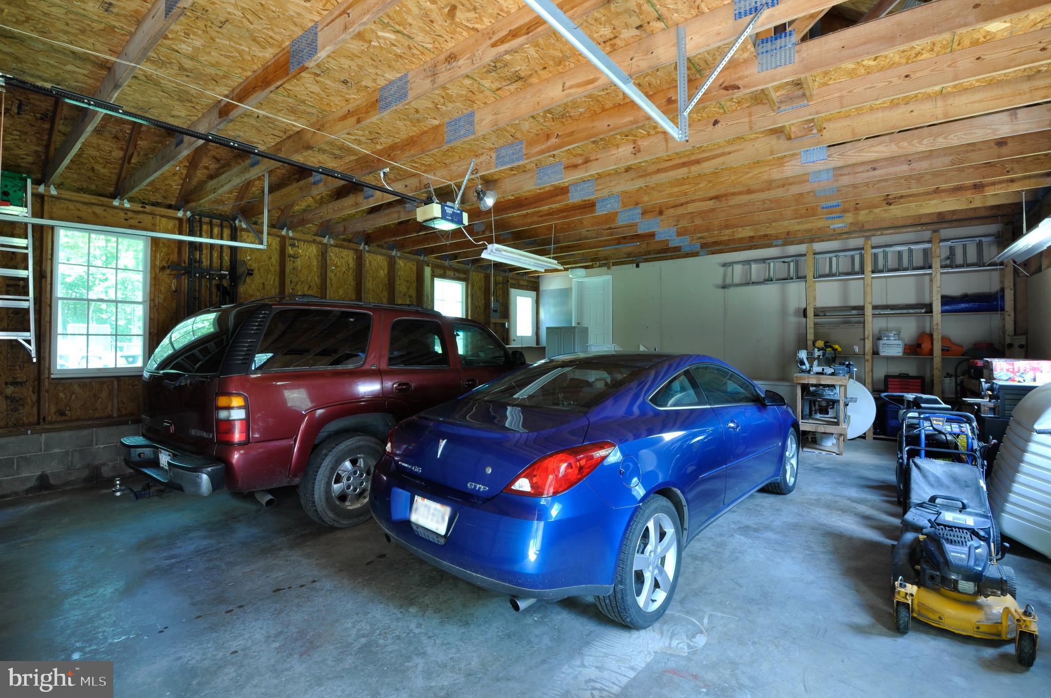 KG ON THE POTOMAC - Residential