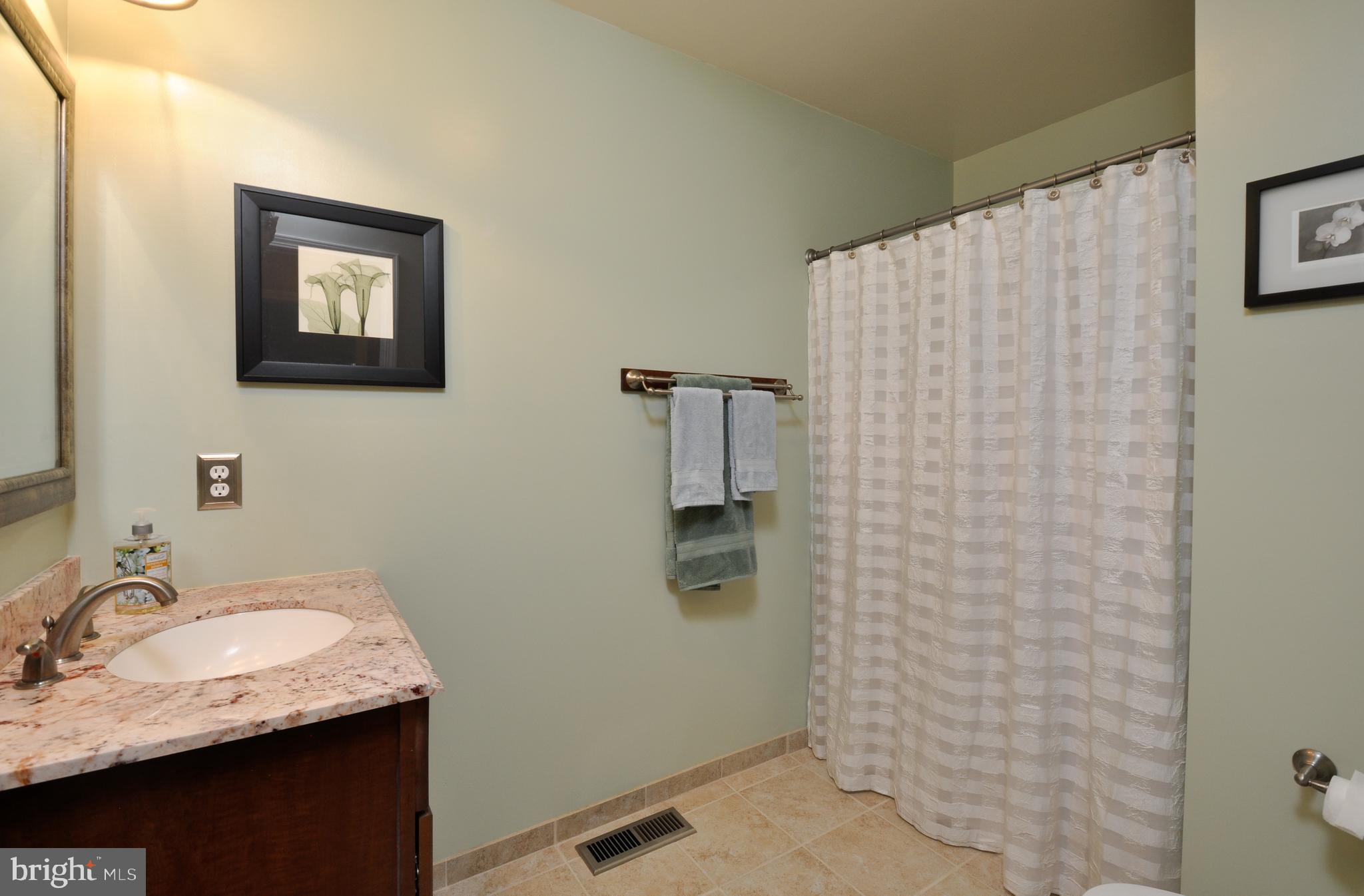 KG ON THE POTOMAC - Residential