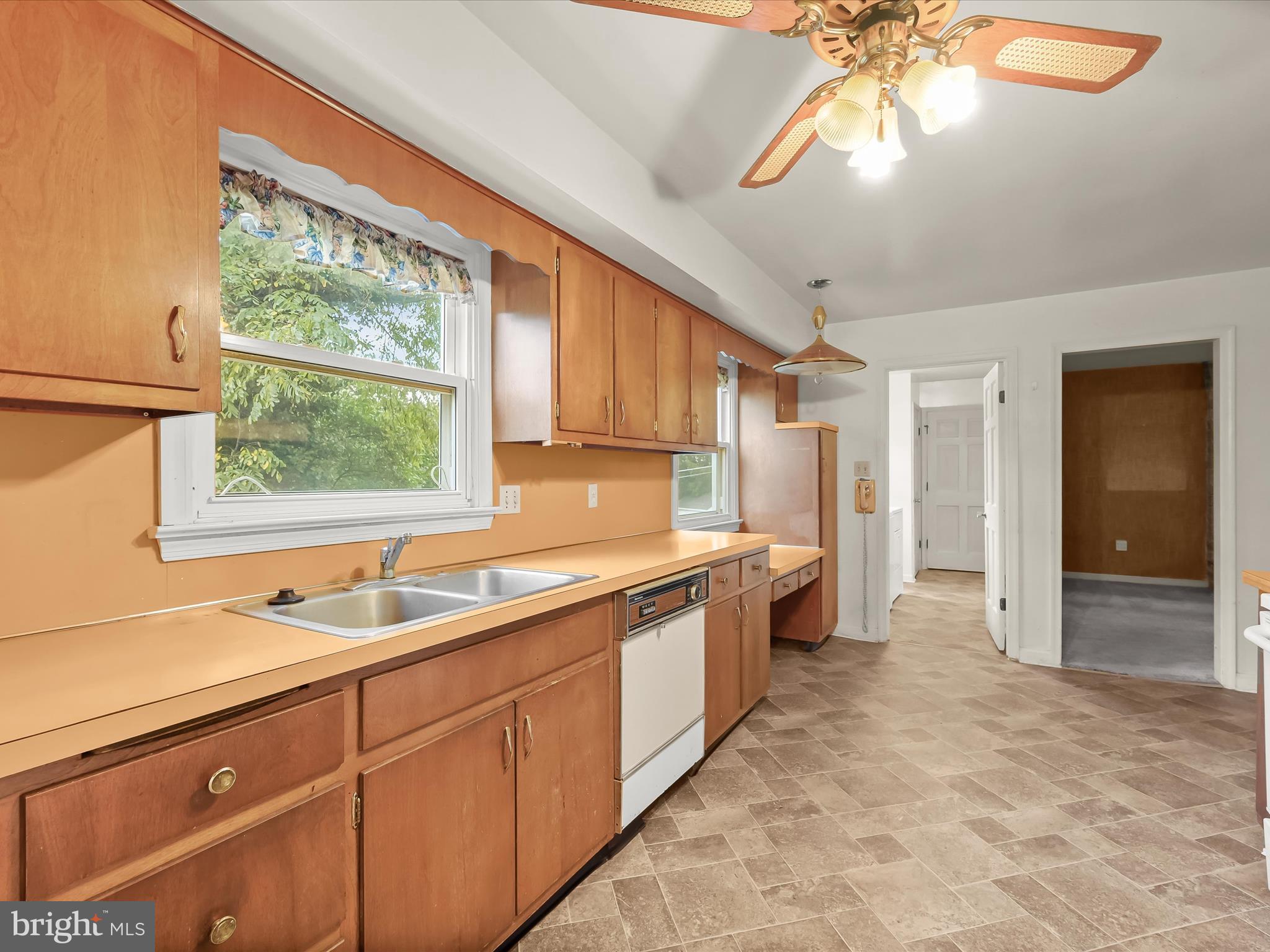 MEADOWCREST - Residential