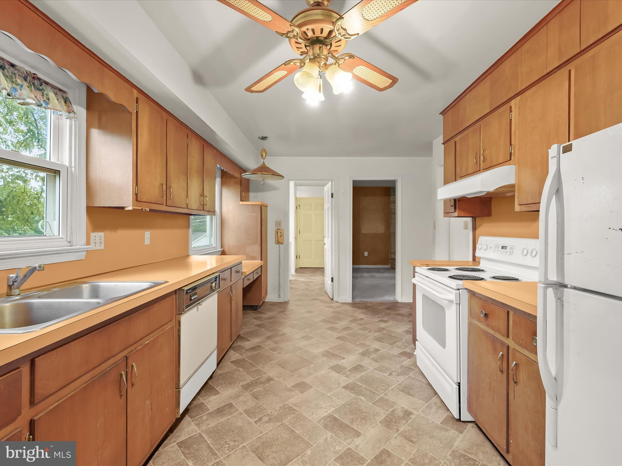 MEADOWCREST - Residential