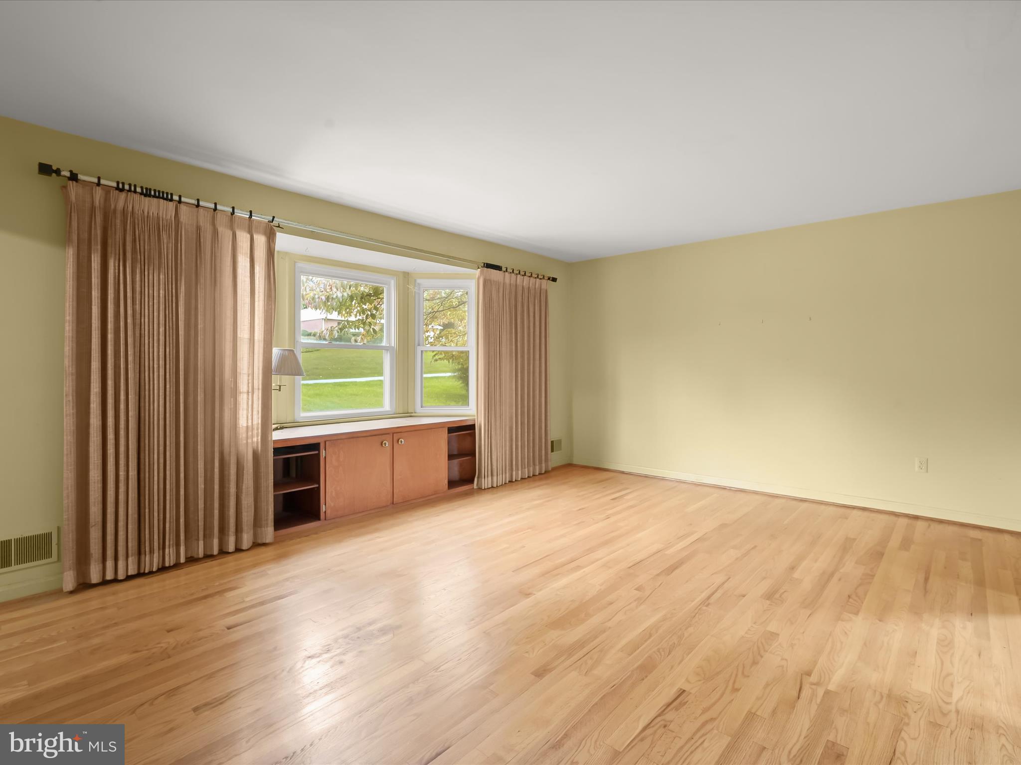 MEADOWCREST - Residential