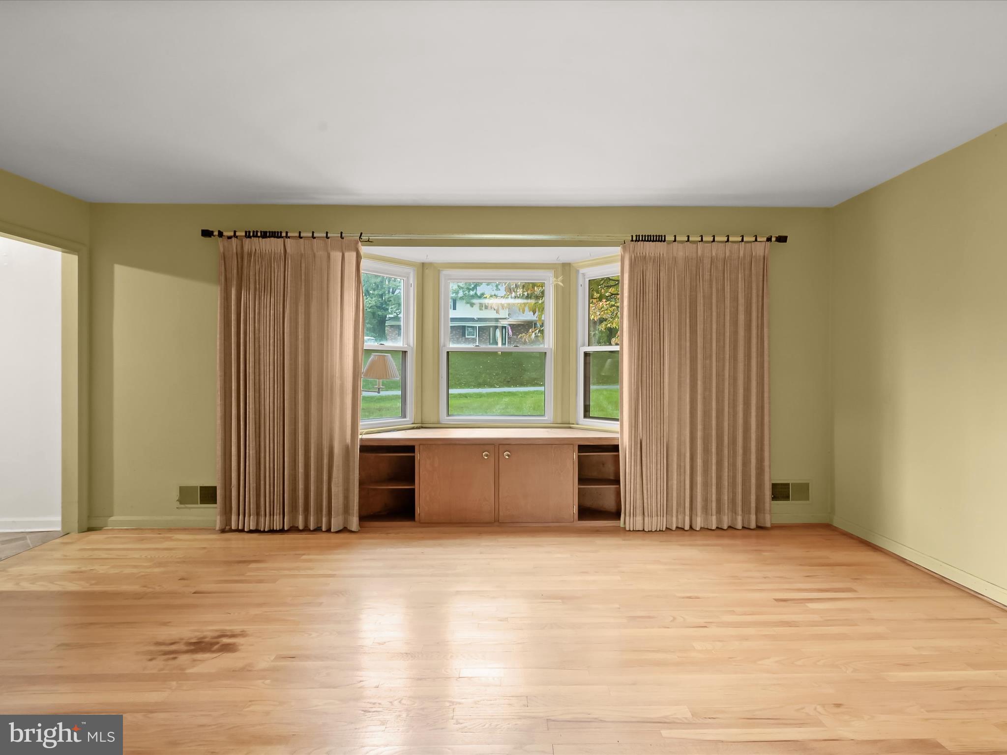 MEADOWCREST - Residential