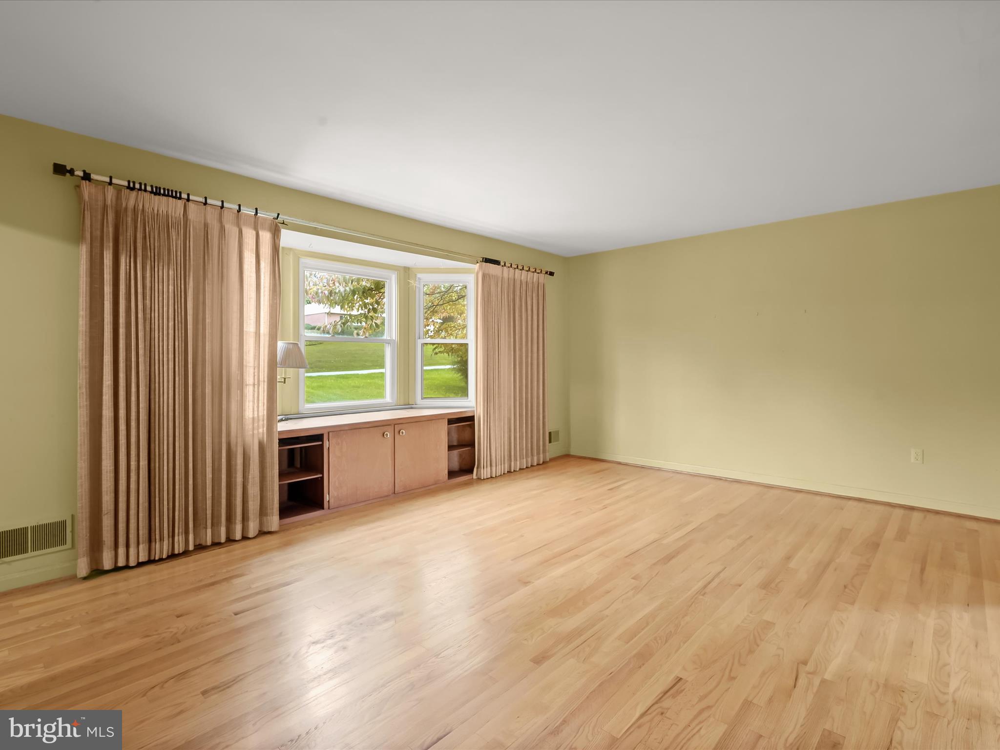 MEADOWCREST - Residential