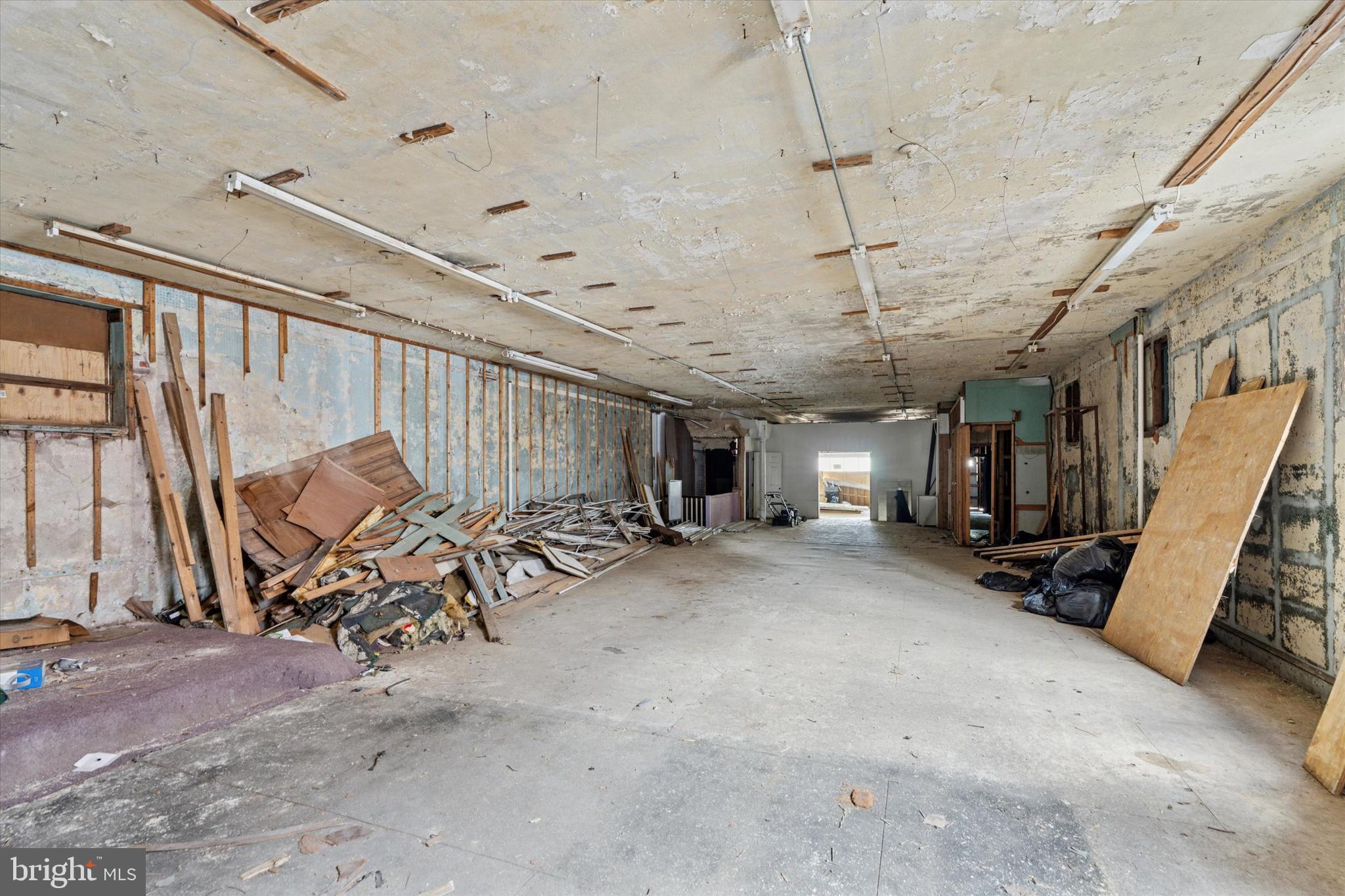433 E HIGH STREET