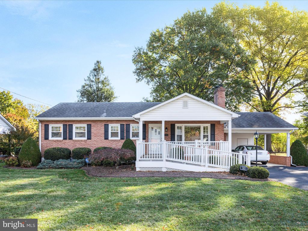 Photo of 312 Fox Drive, WINCHESTER, VA 22601 (MLS # VAWI2009300)