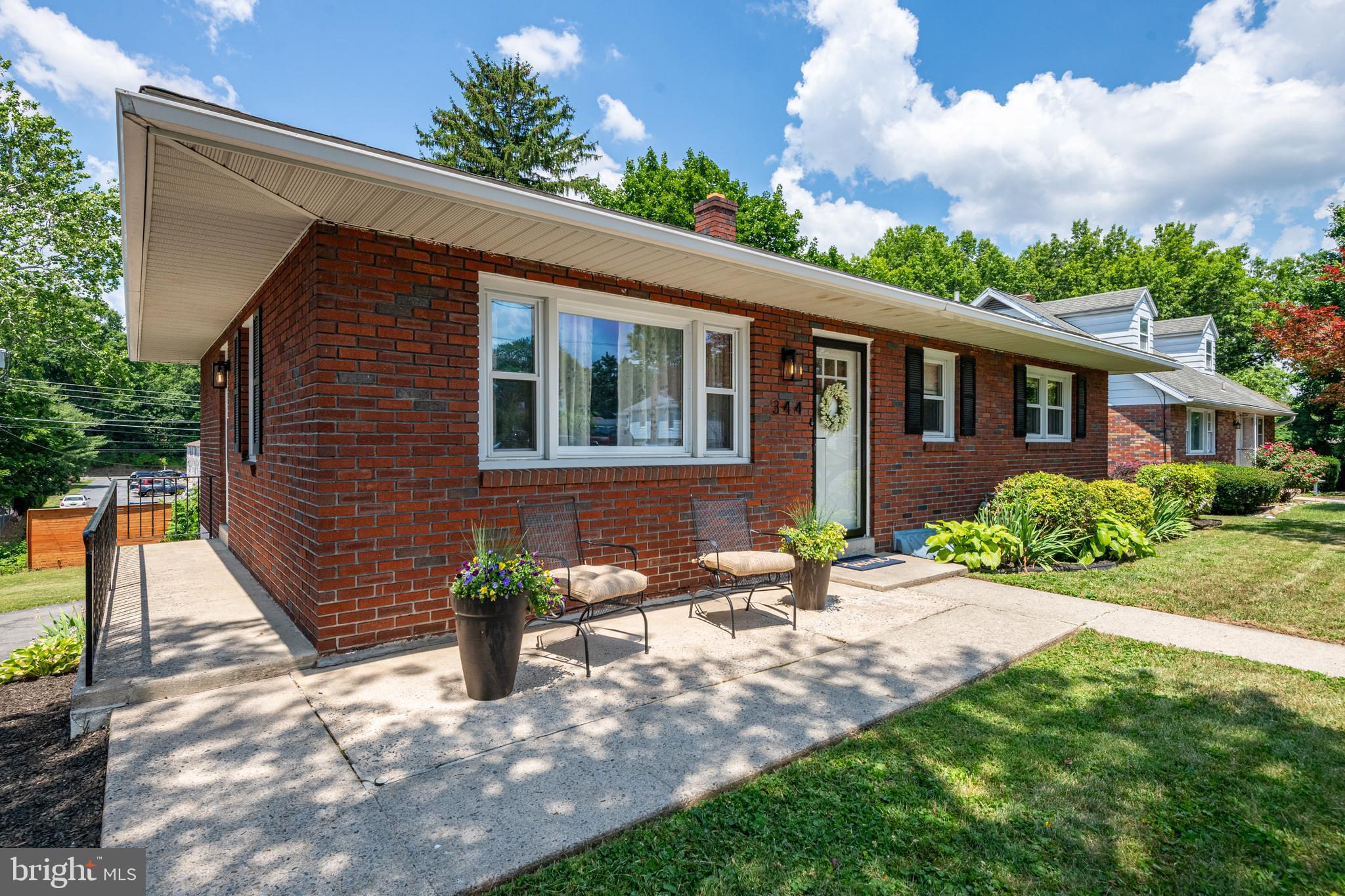 344 PENNWYN PLACE