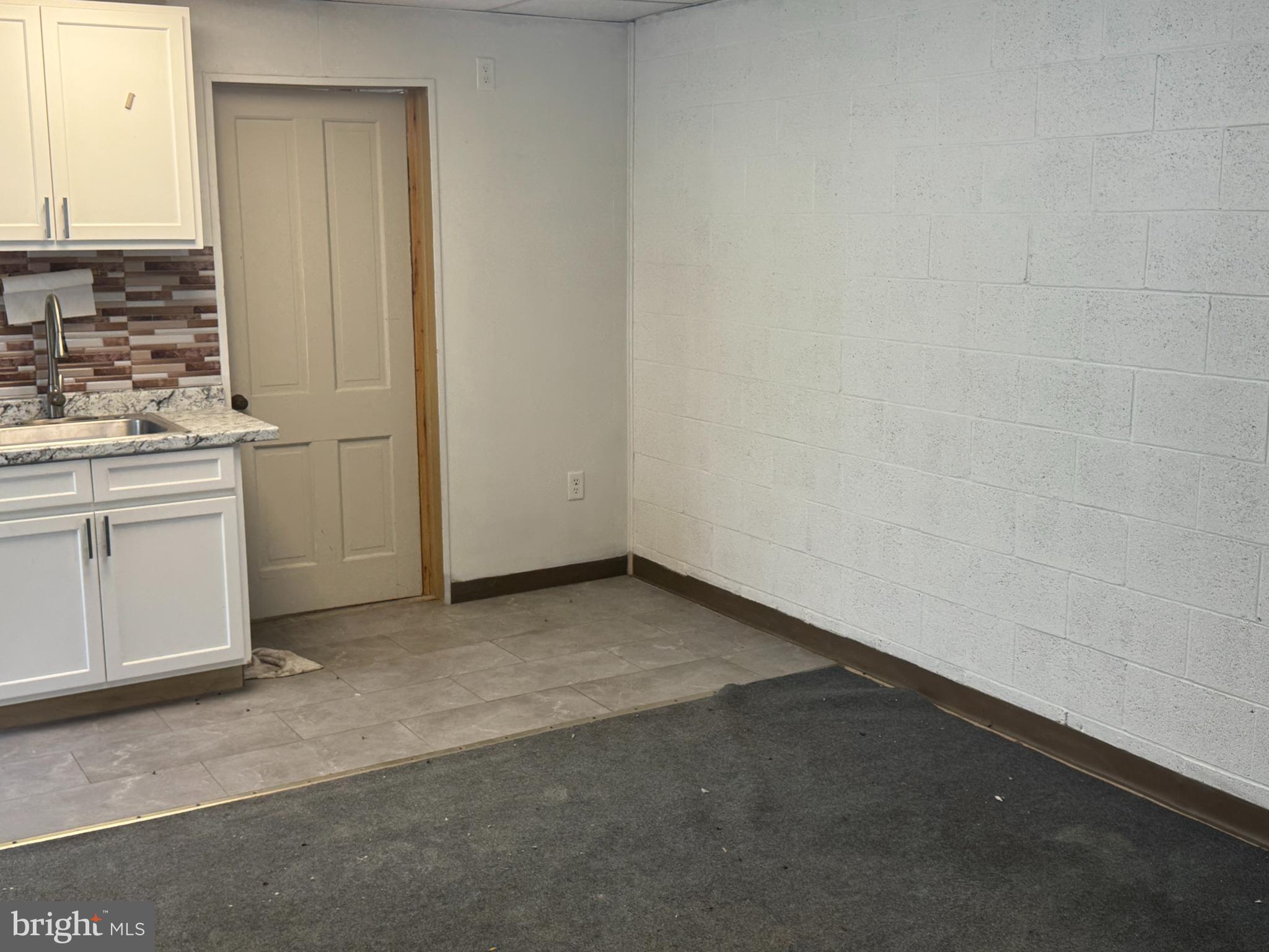 34 N 7TH STREET STORE FRONT