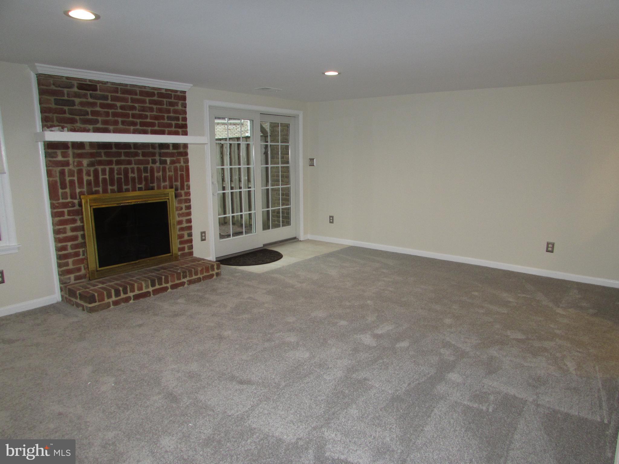 CHARING CROSS - Residential