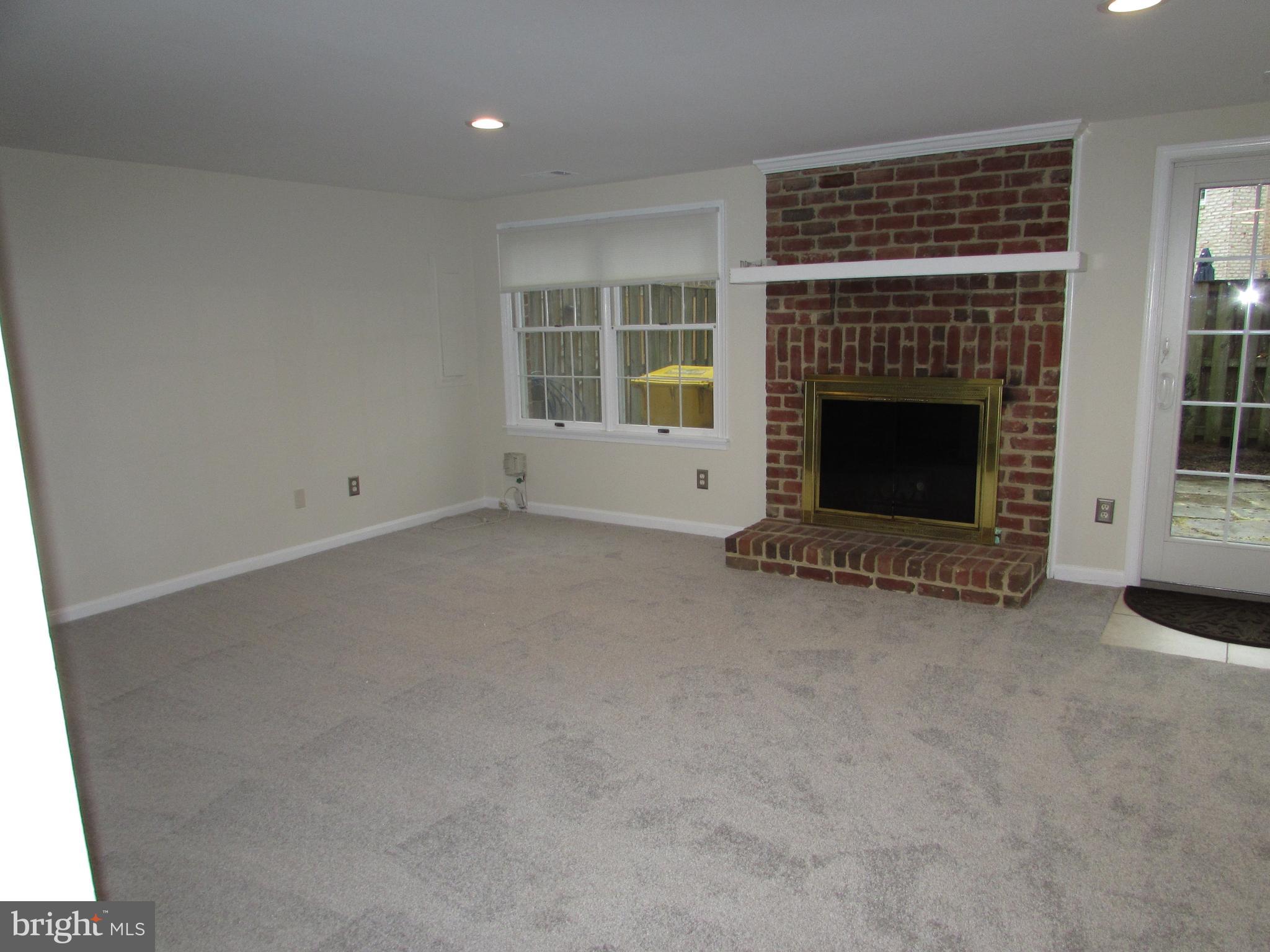 CHARING CROSS - Residential