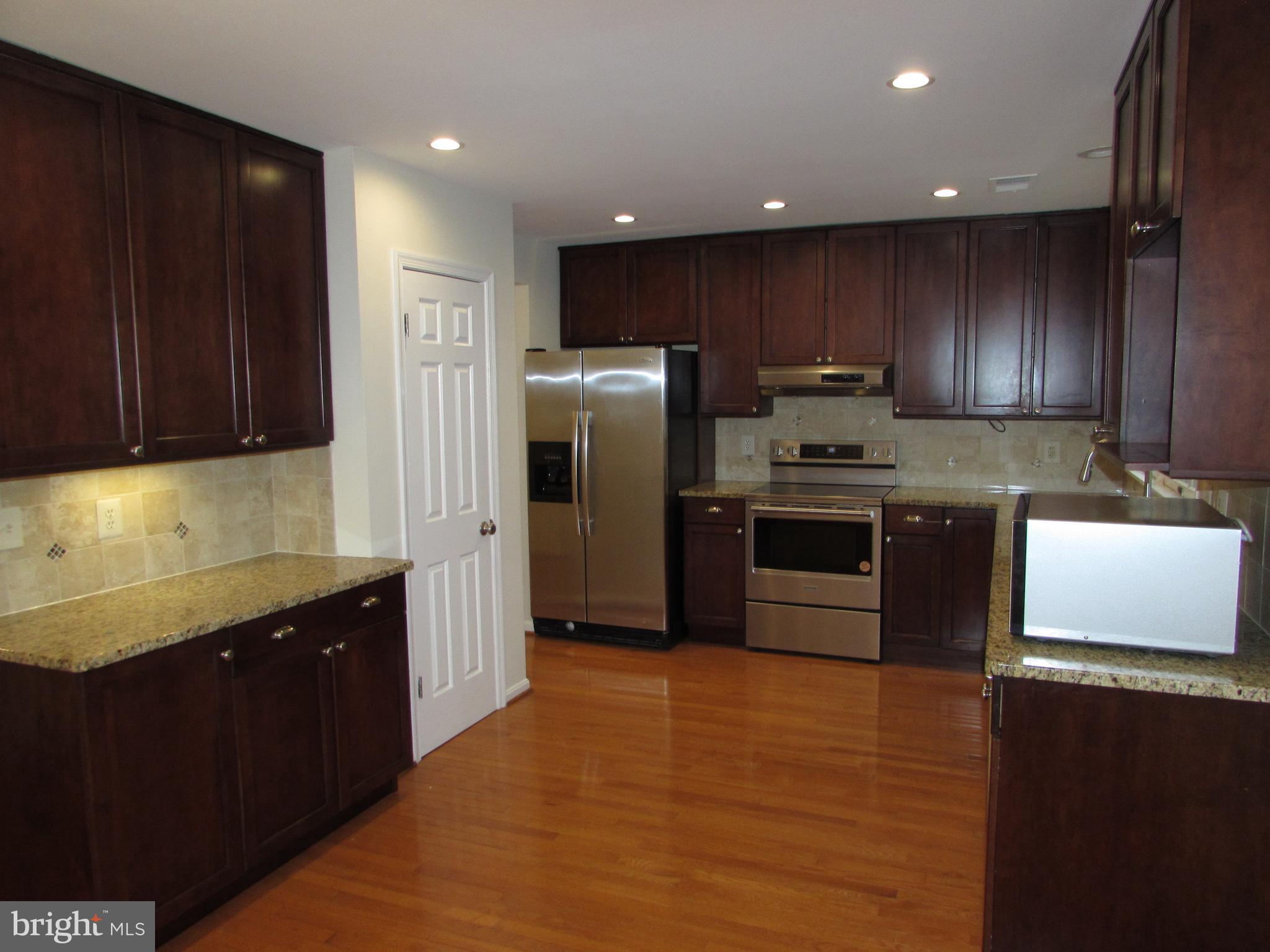 CHARING CROSS - Residential