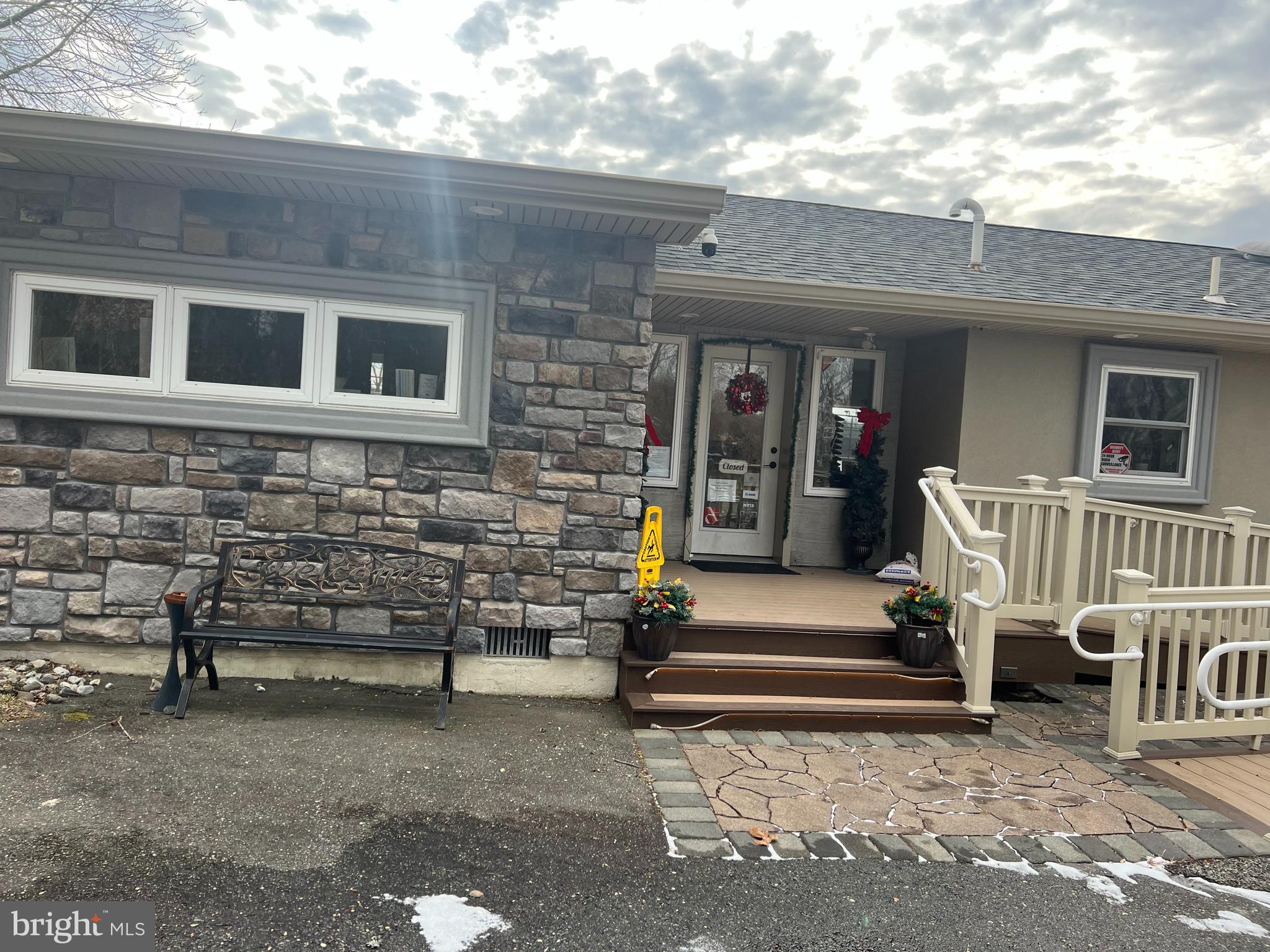 138 N COUNTY LINE ROAD