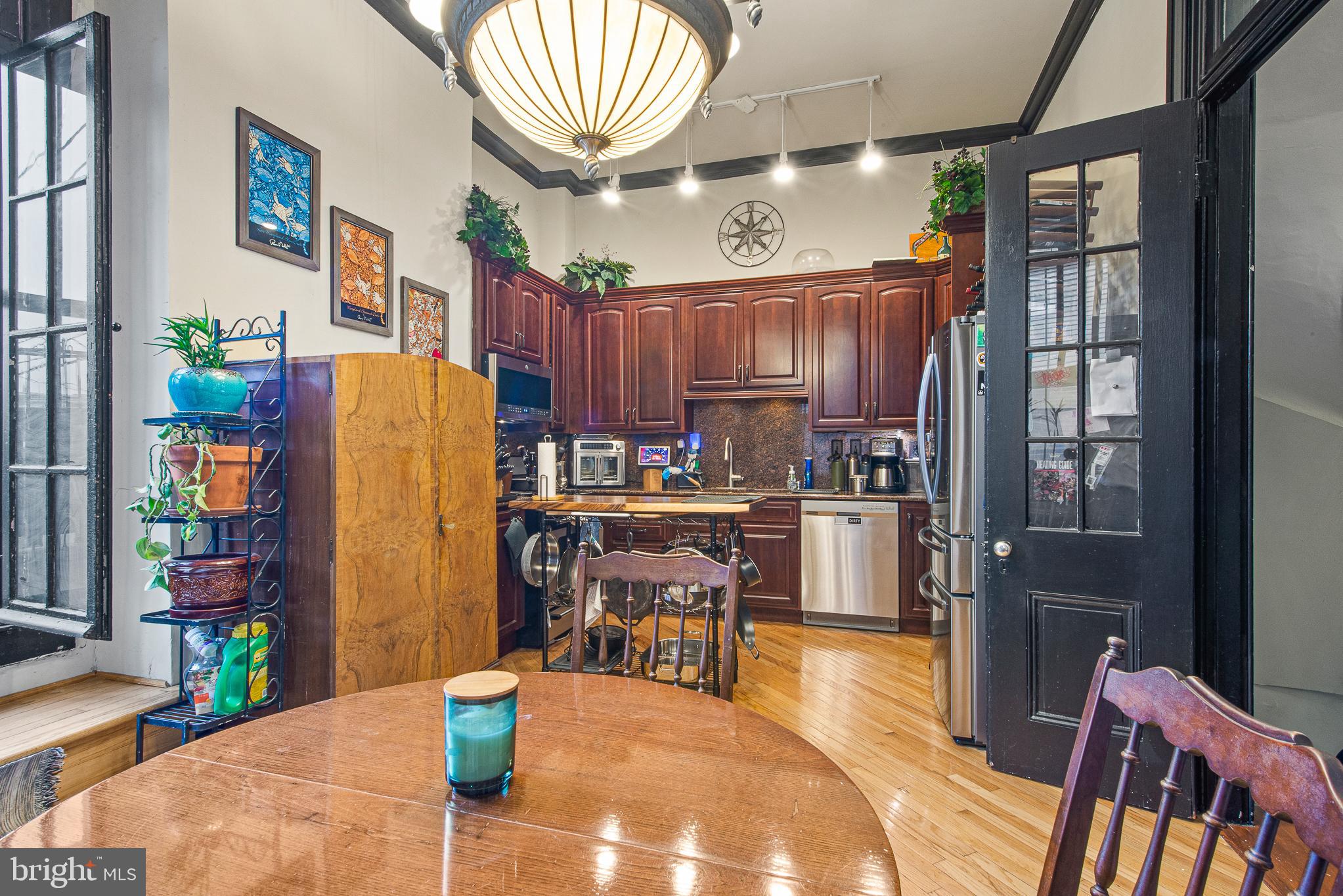 17 W CHASE STREET