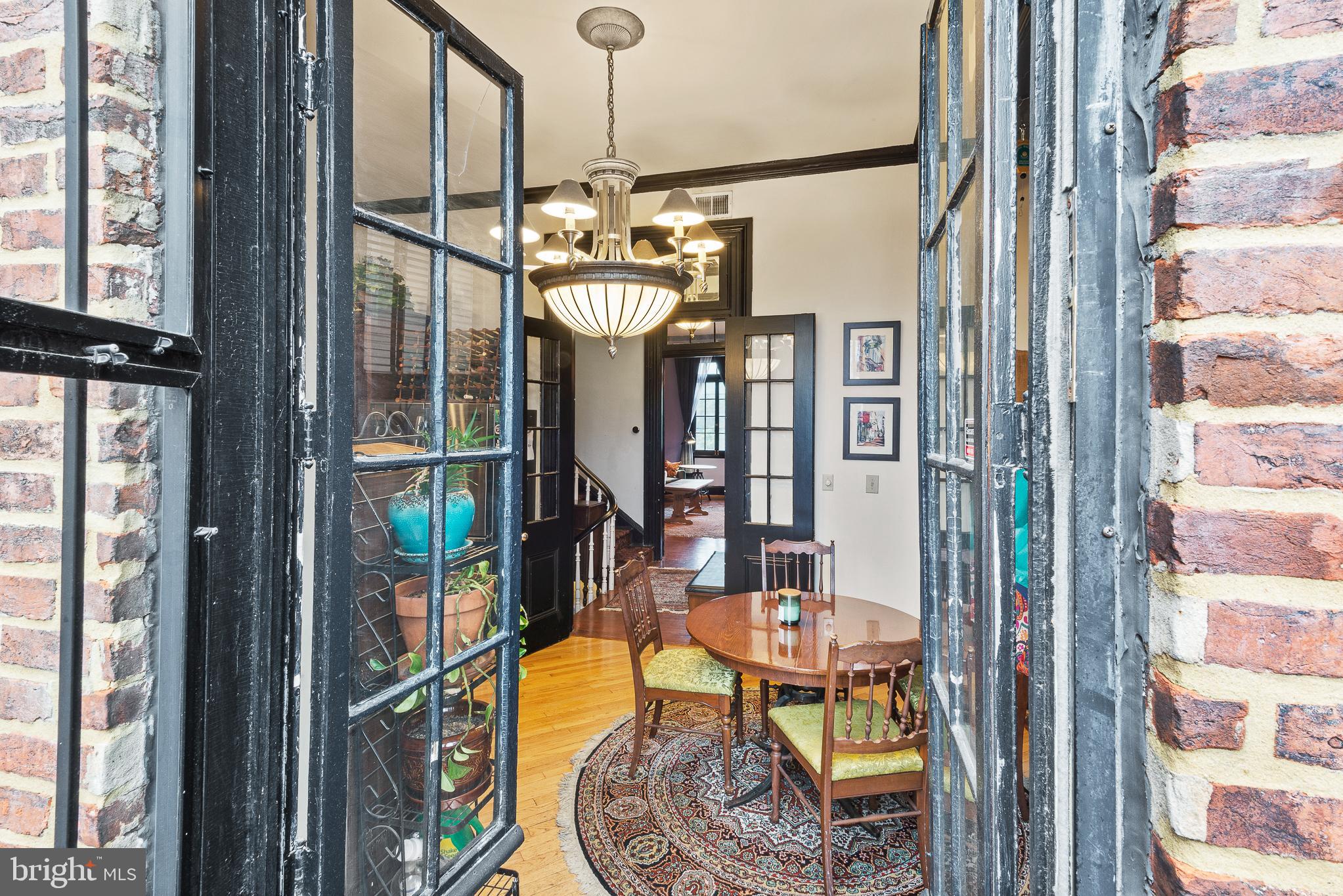MOUNT VERNON PLACE HISTORIC DISTRICT - Residential