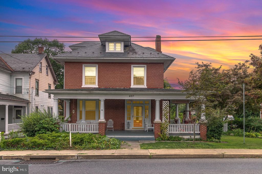 Photo of 427 N GEORGE ST, MILLERSVILLE, PA 17551 (MLS # PALA2039186)