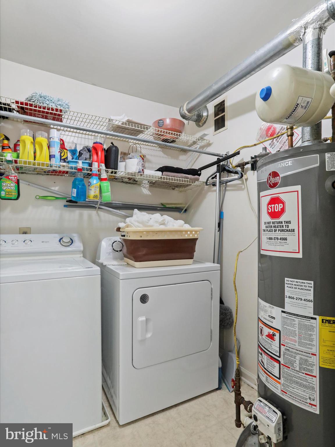 LAKESIDE CONDOS - Residential