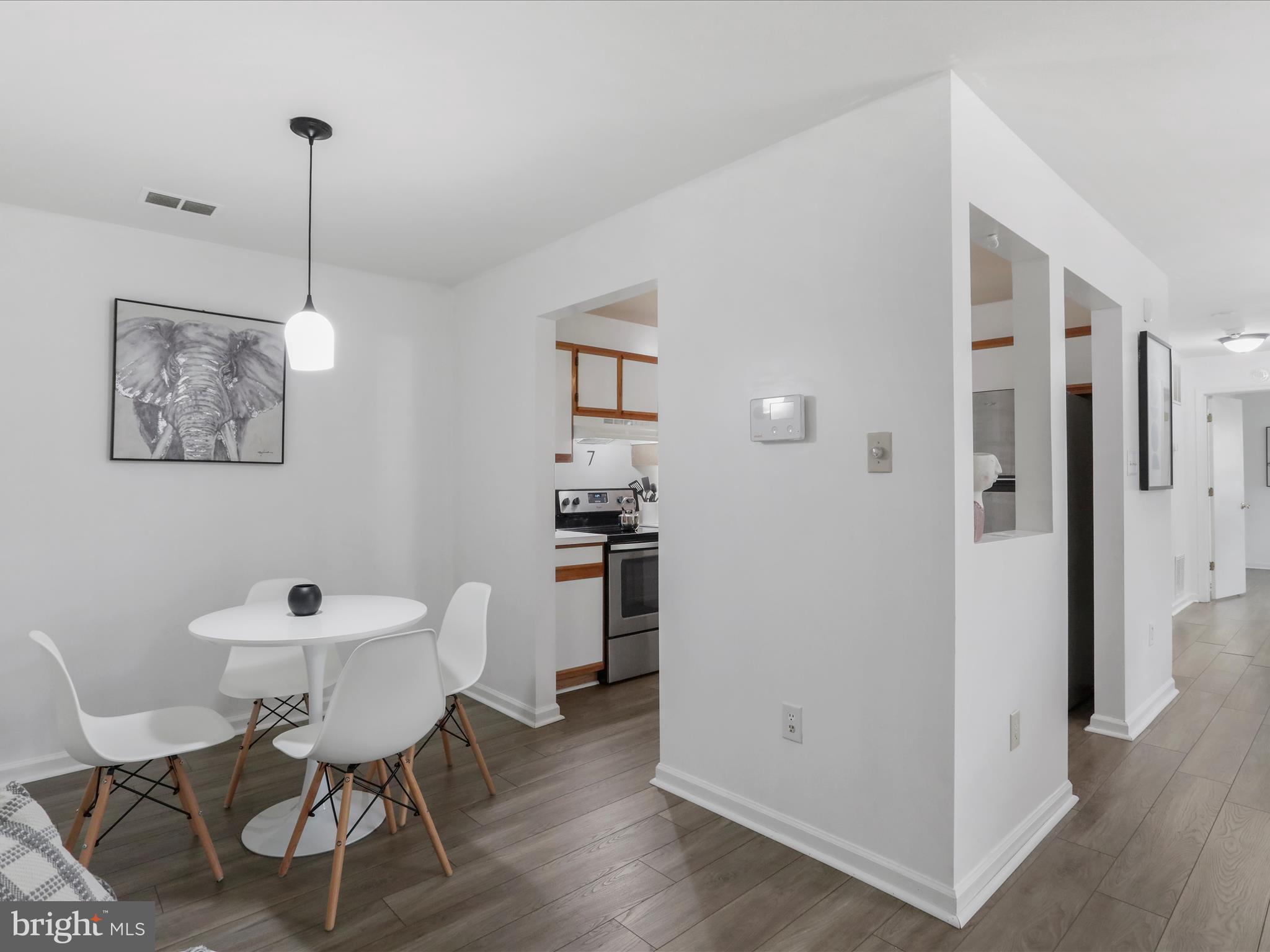 LAKESIDE CONDOS - Residential