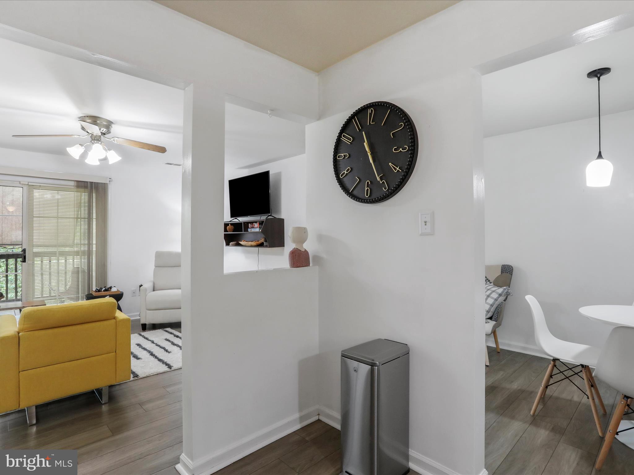 LAKESIDE CONDOS - Residential