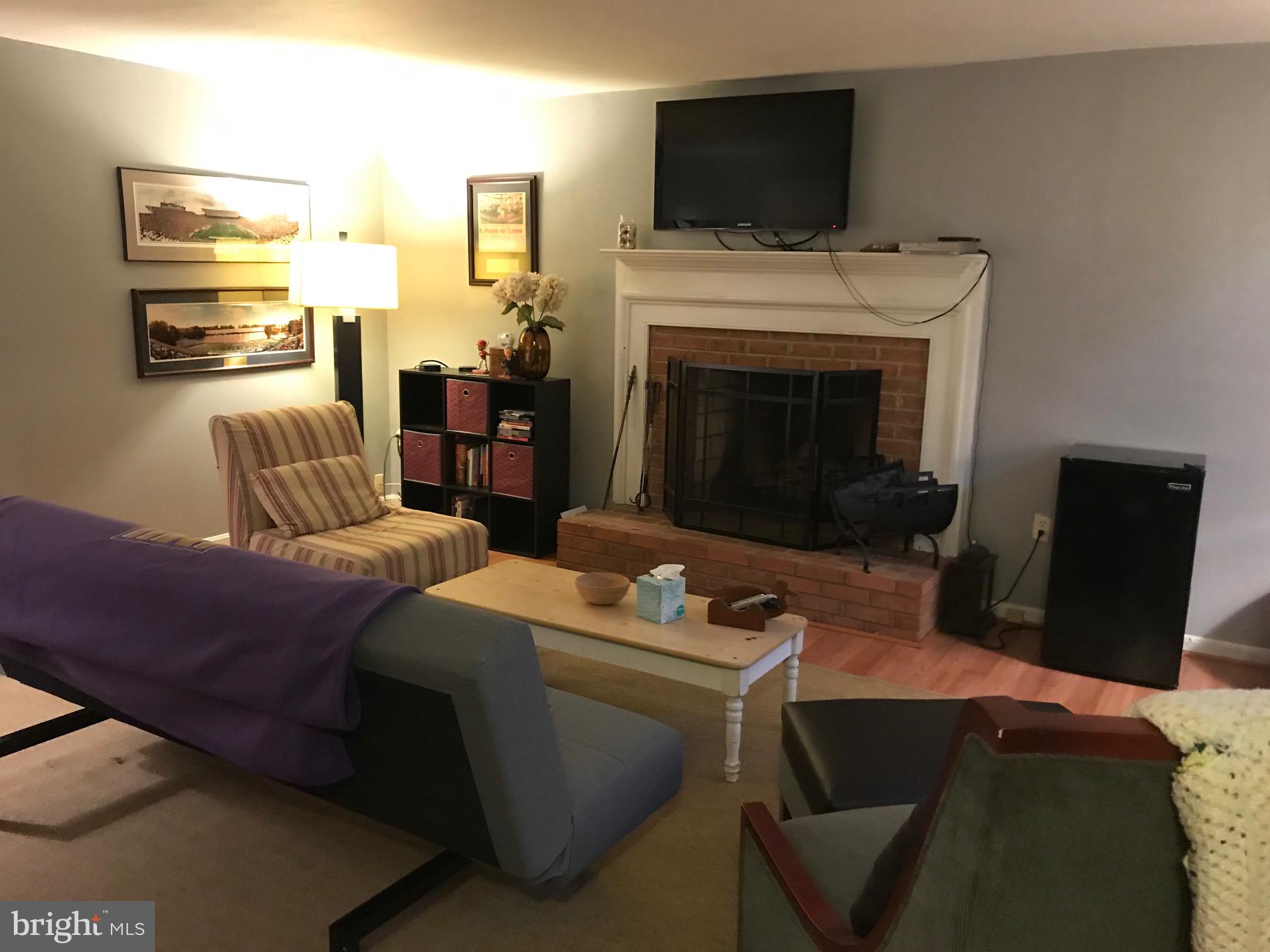 MT VERNON SQUARE TOWNHOUSE - Residential