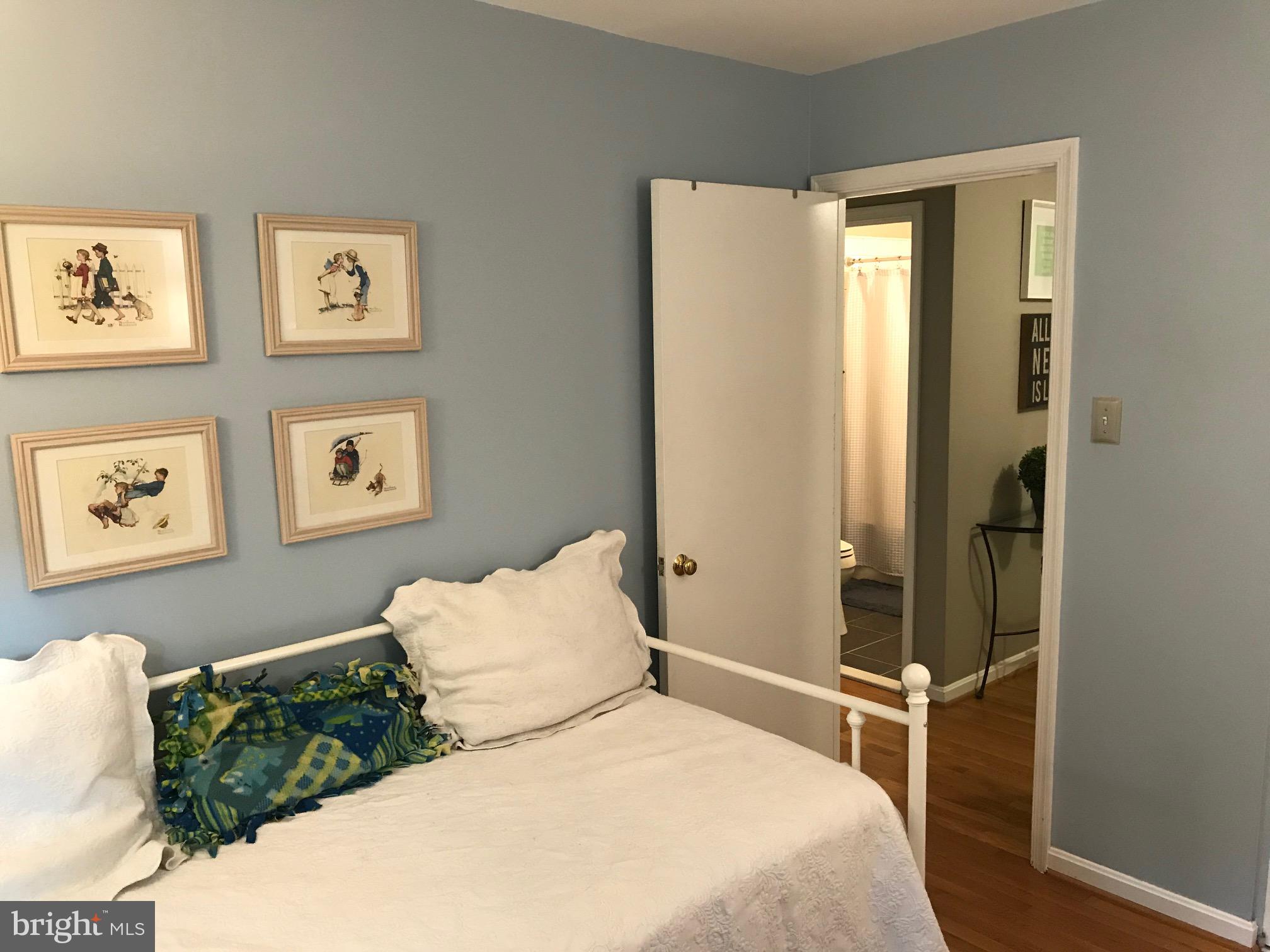 MT VERNON SQUARE TOWNHOUSE - Residential