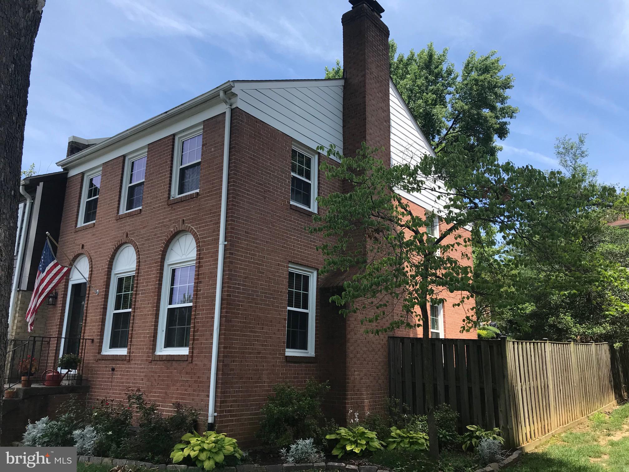 MT VERNON SQUARE TOWNHOUSE - Residential