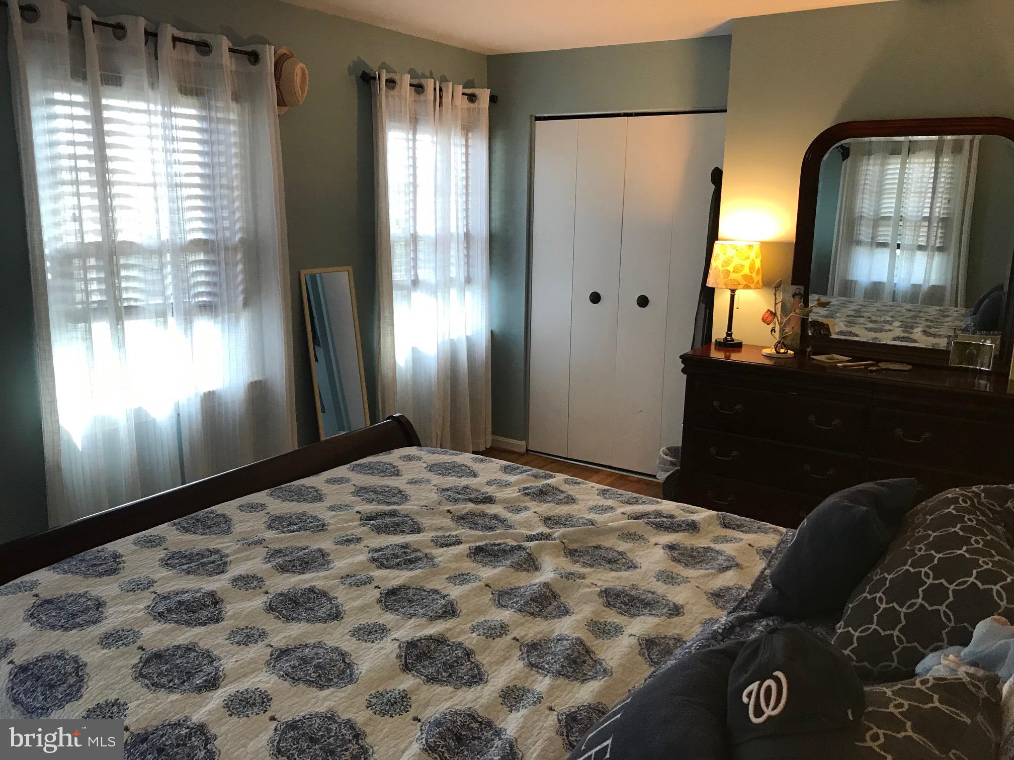 MT VERNON SQUARE TOWNHOUSE - Residential