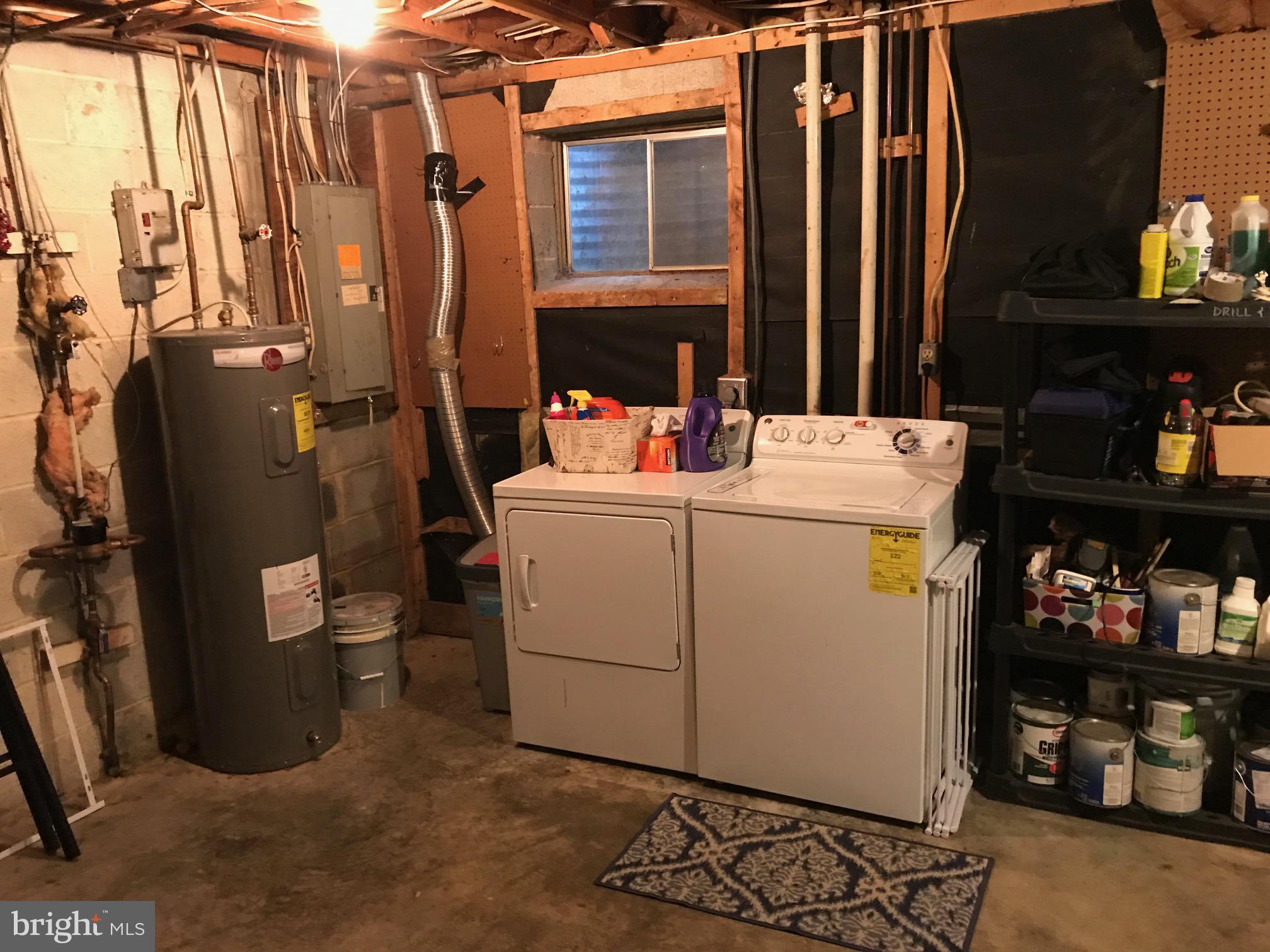 MT VERNON SQUARE TOWNHOUSE - Residential