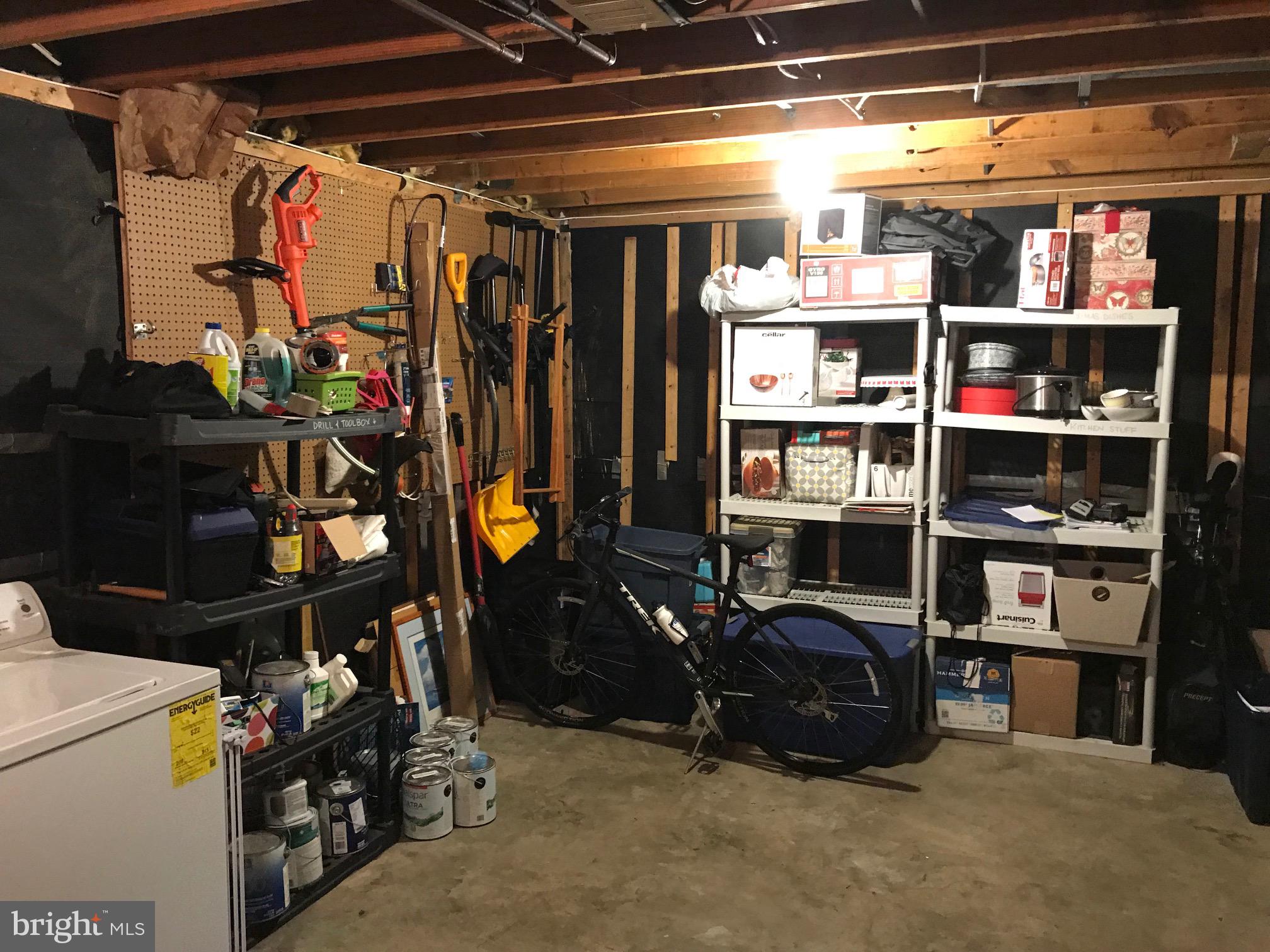 MT VERNON SQUARE TOWNHOUSE - Residential