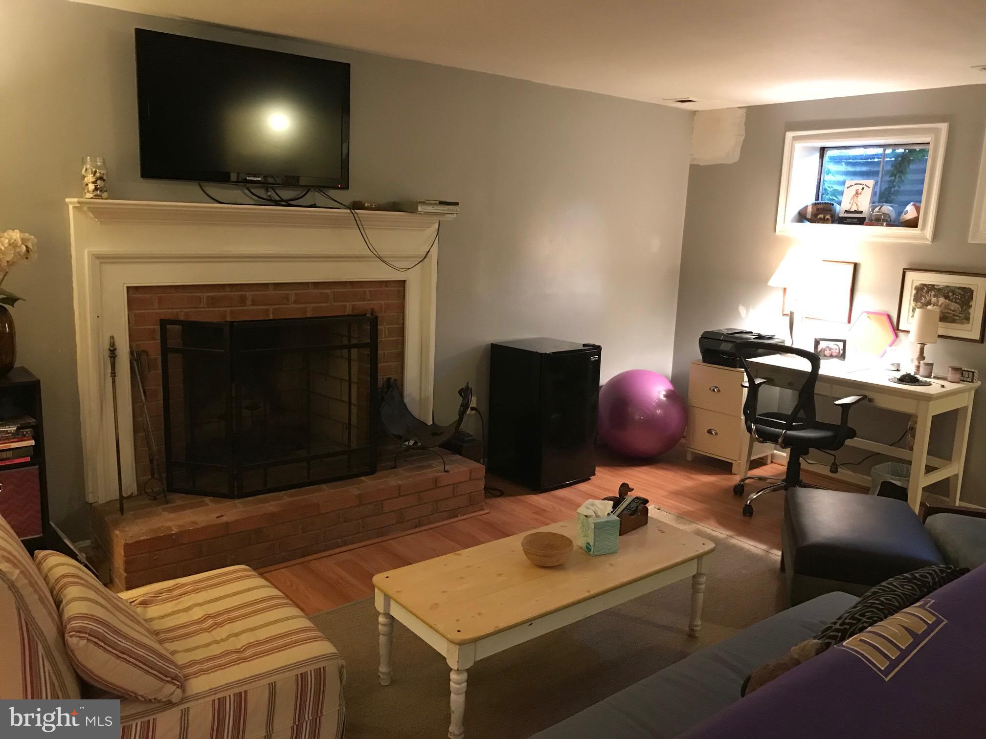 MT VERNON SQUARE TOWNHOUSE - Residential