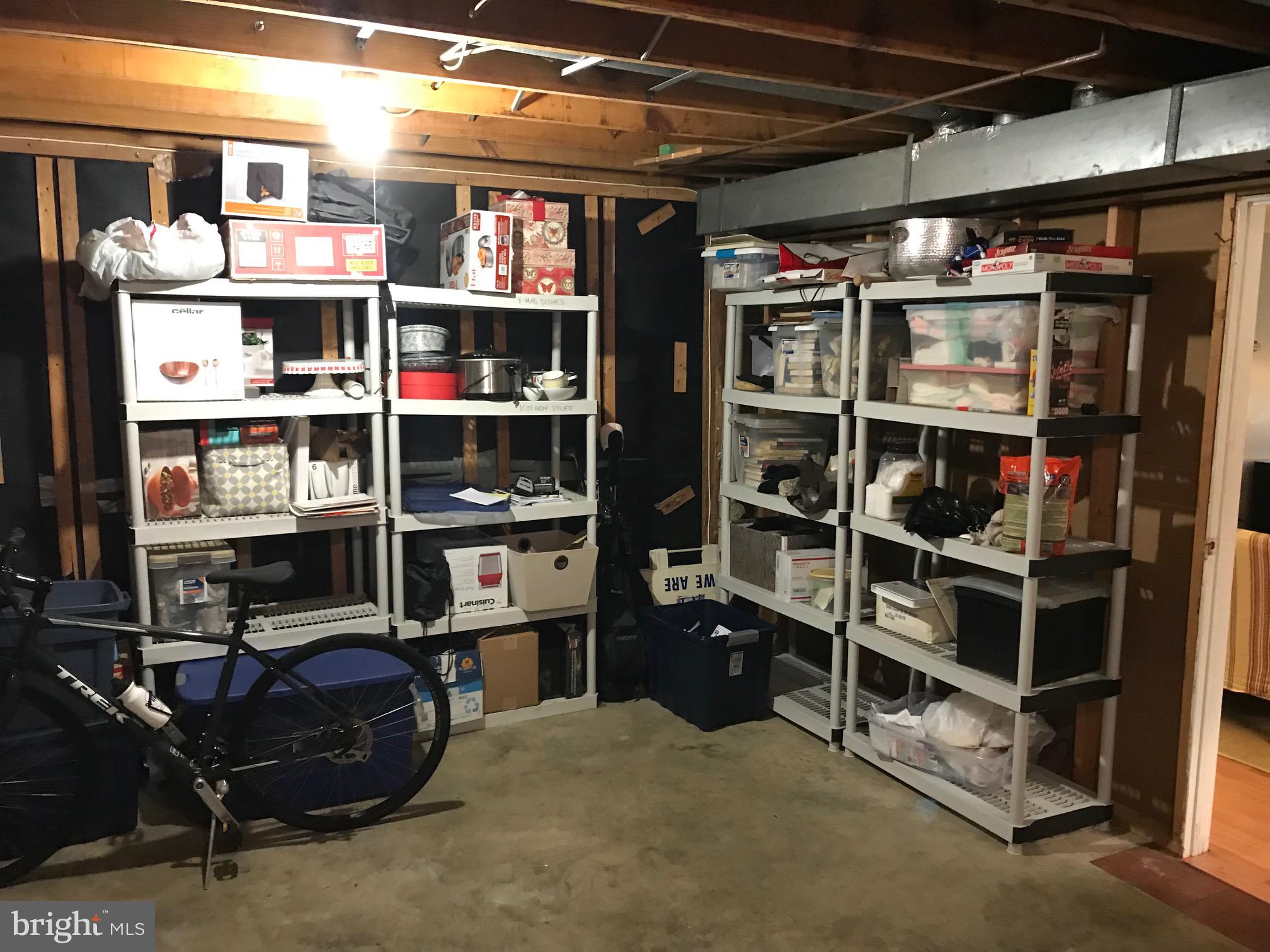 MT VERNON SQUARE TOWNHOUSE - Residential