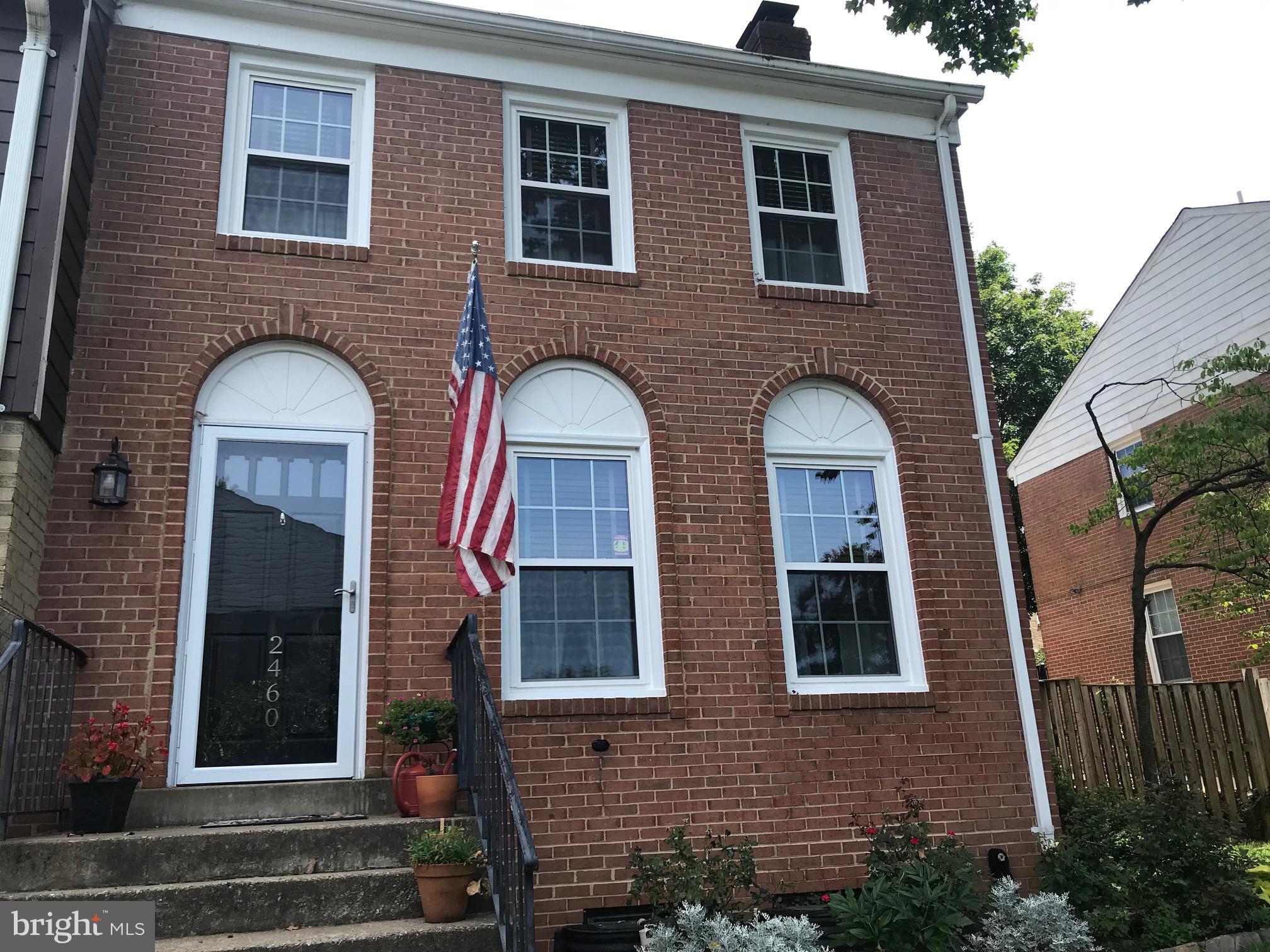 MT VERNON SQUARE TOWNHOUSE - Residential